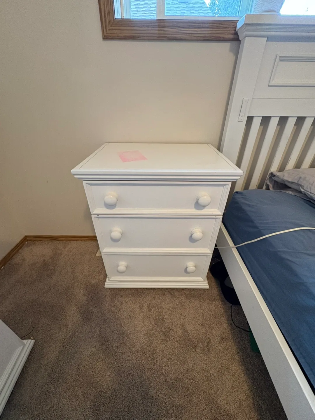 White Dresser and Bed Frame Set image indicator(8)