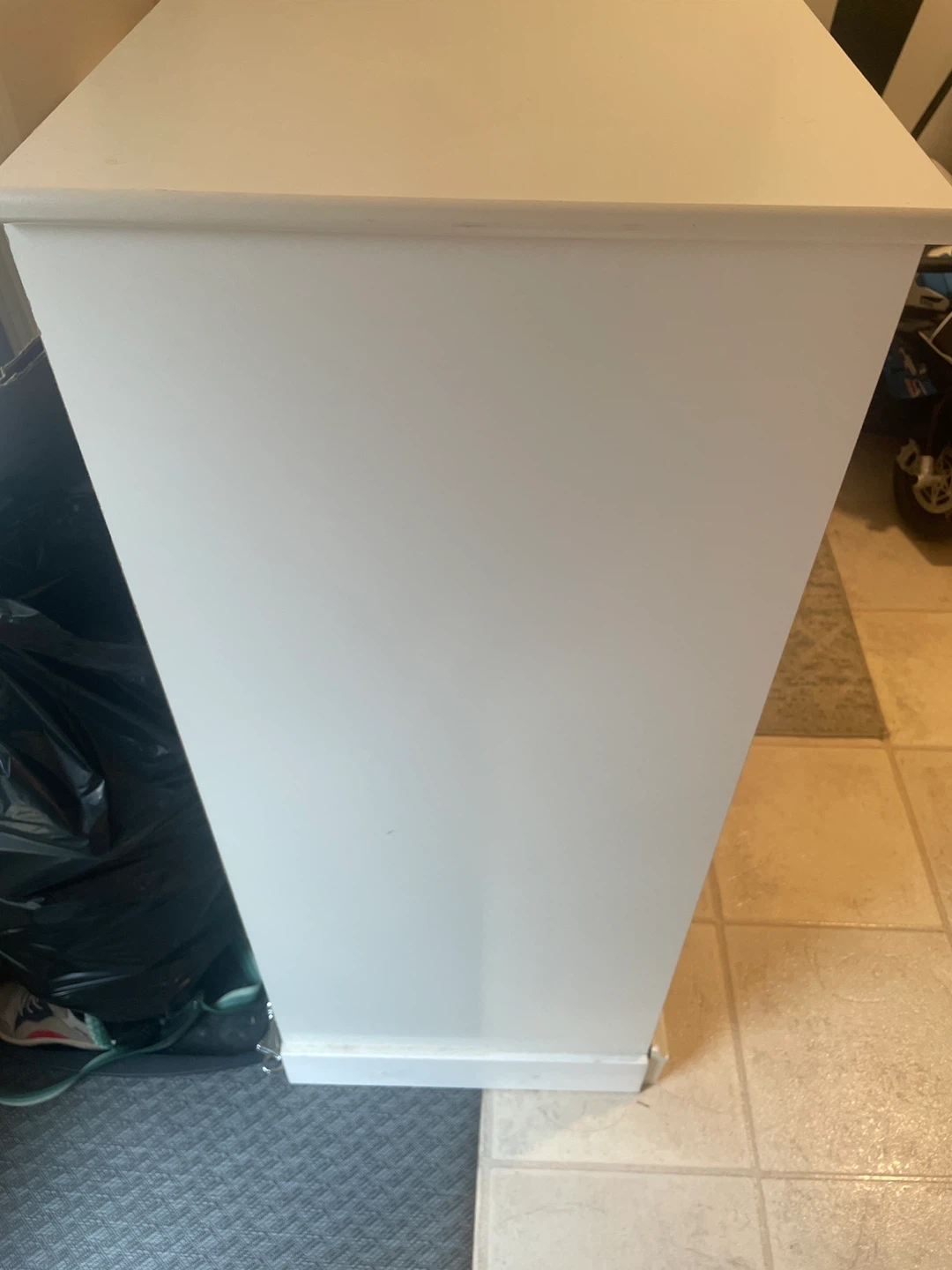 White 4-Drawer Dresser - photo 3