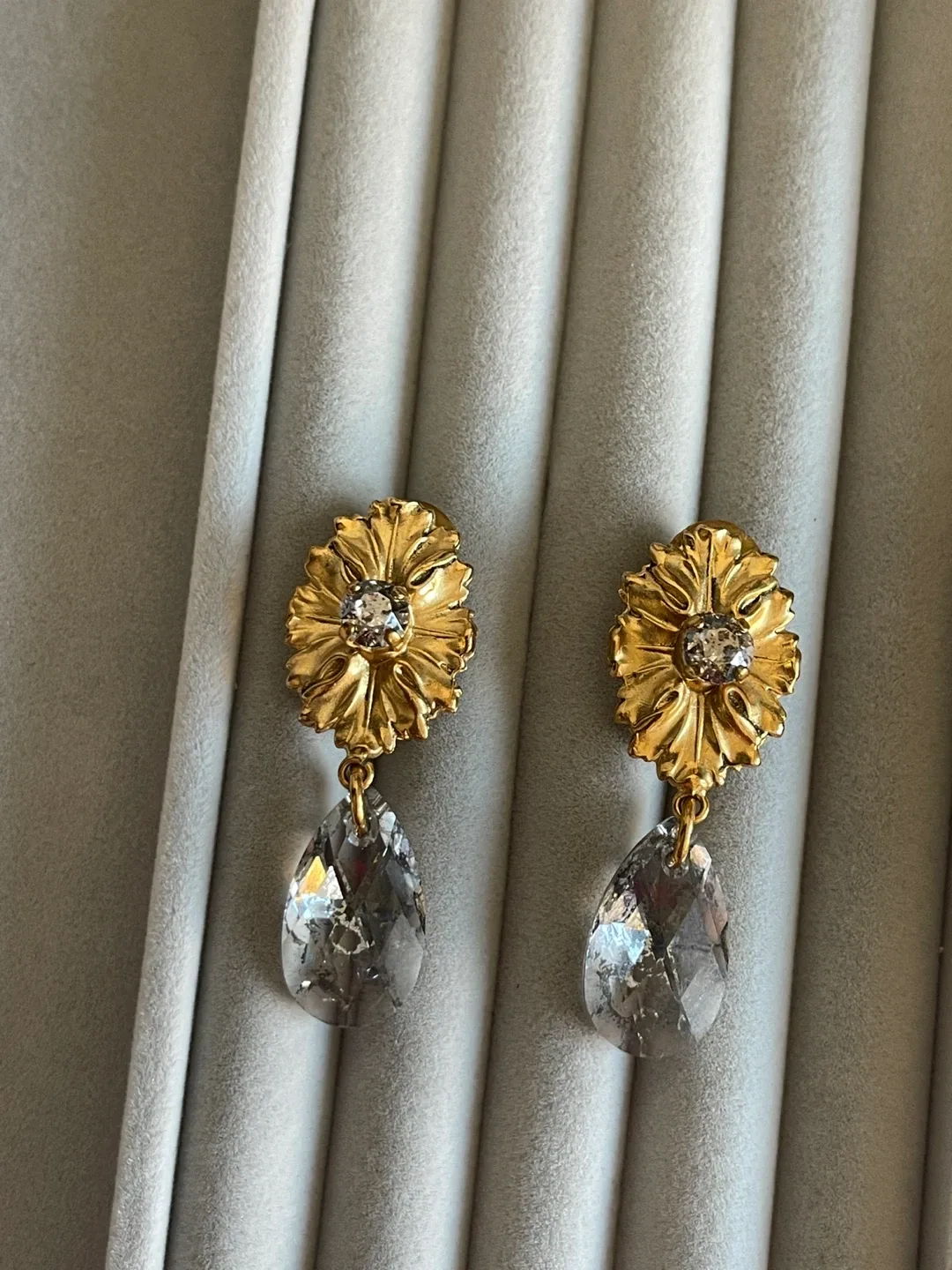 Antique French Flower Drop Earrings - Gold & Crystal image indicator(4)