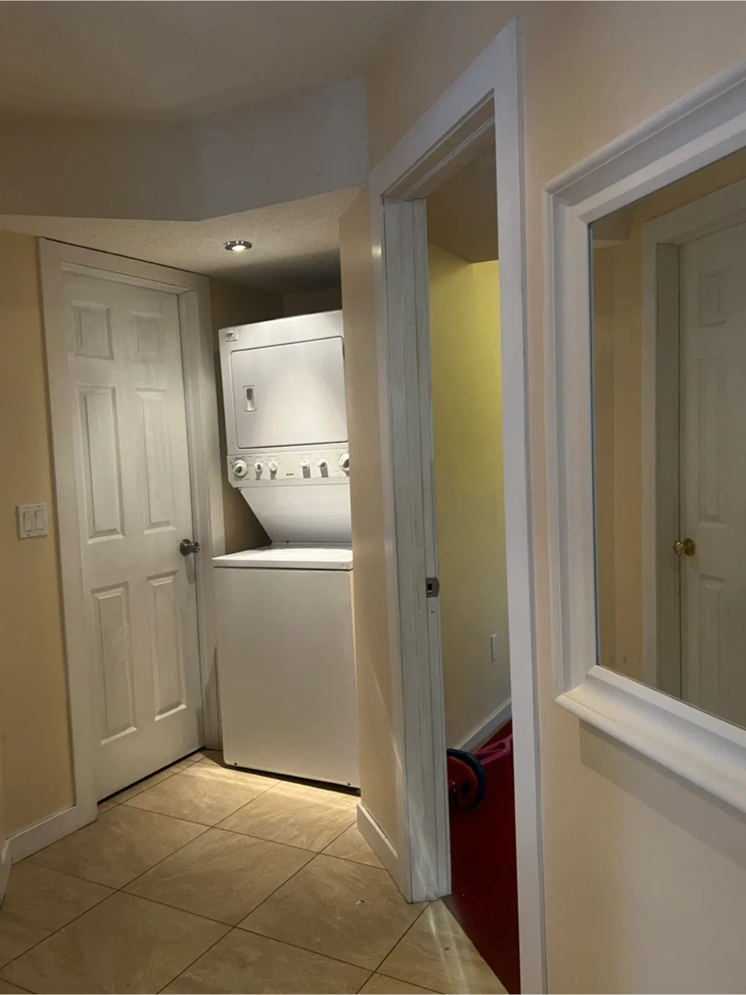 Fully developed walkout one bedroom suit image indicator(6)