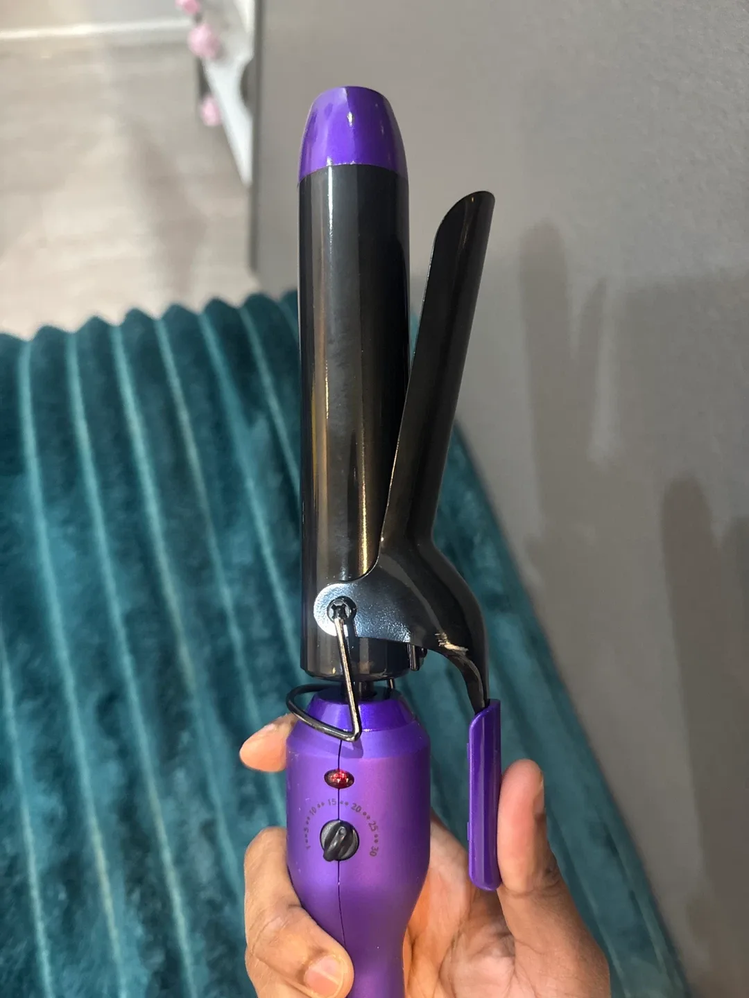 Revlon Curling Iron - Purple image indicator(2)