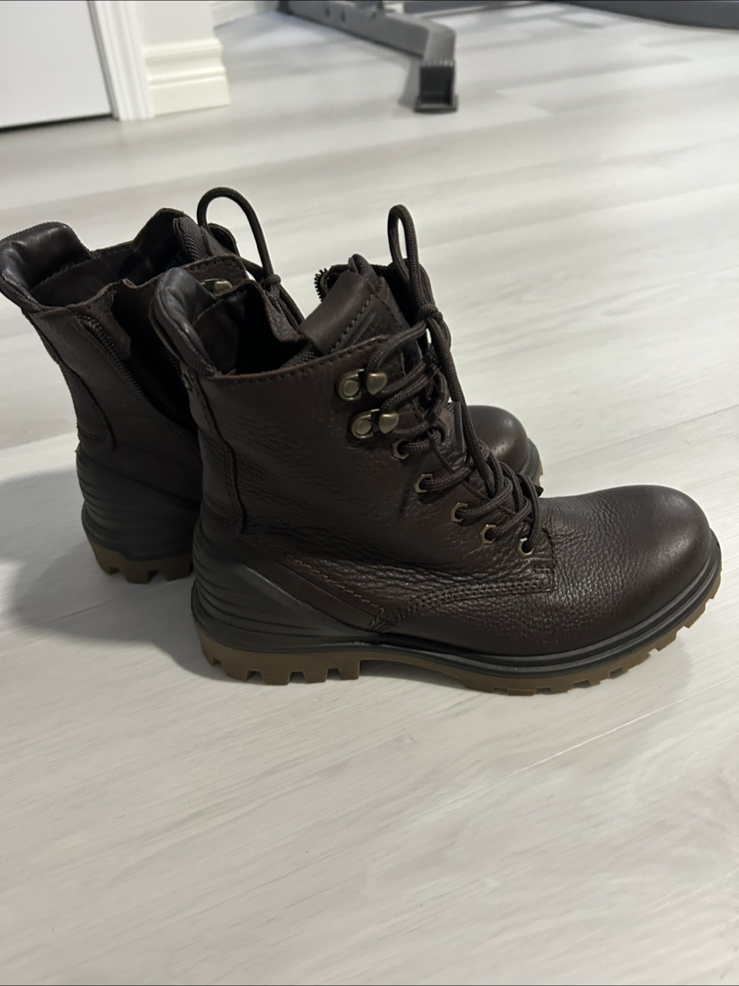 Ecco Brown Leather Ankle Boots - Size 7.5 US