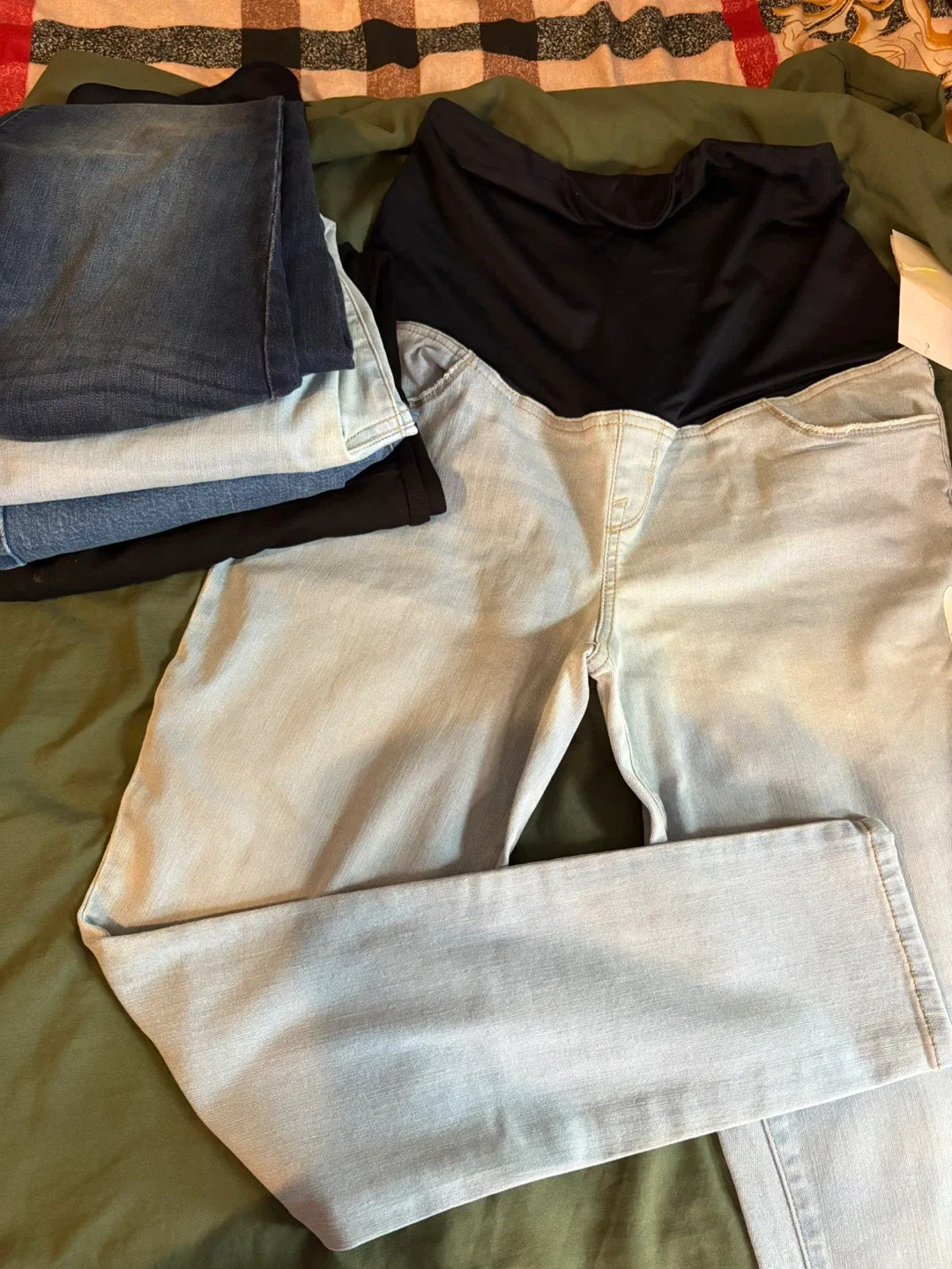 Maternity Jeans thumbnail