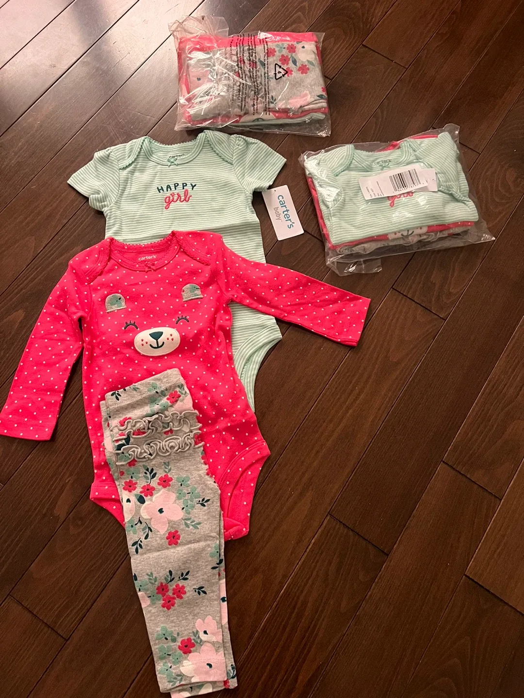 Carter's Baby Clothes Set - Size 6M - New image indicator(4)