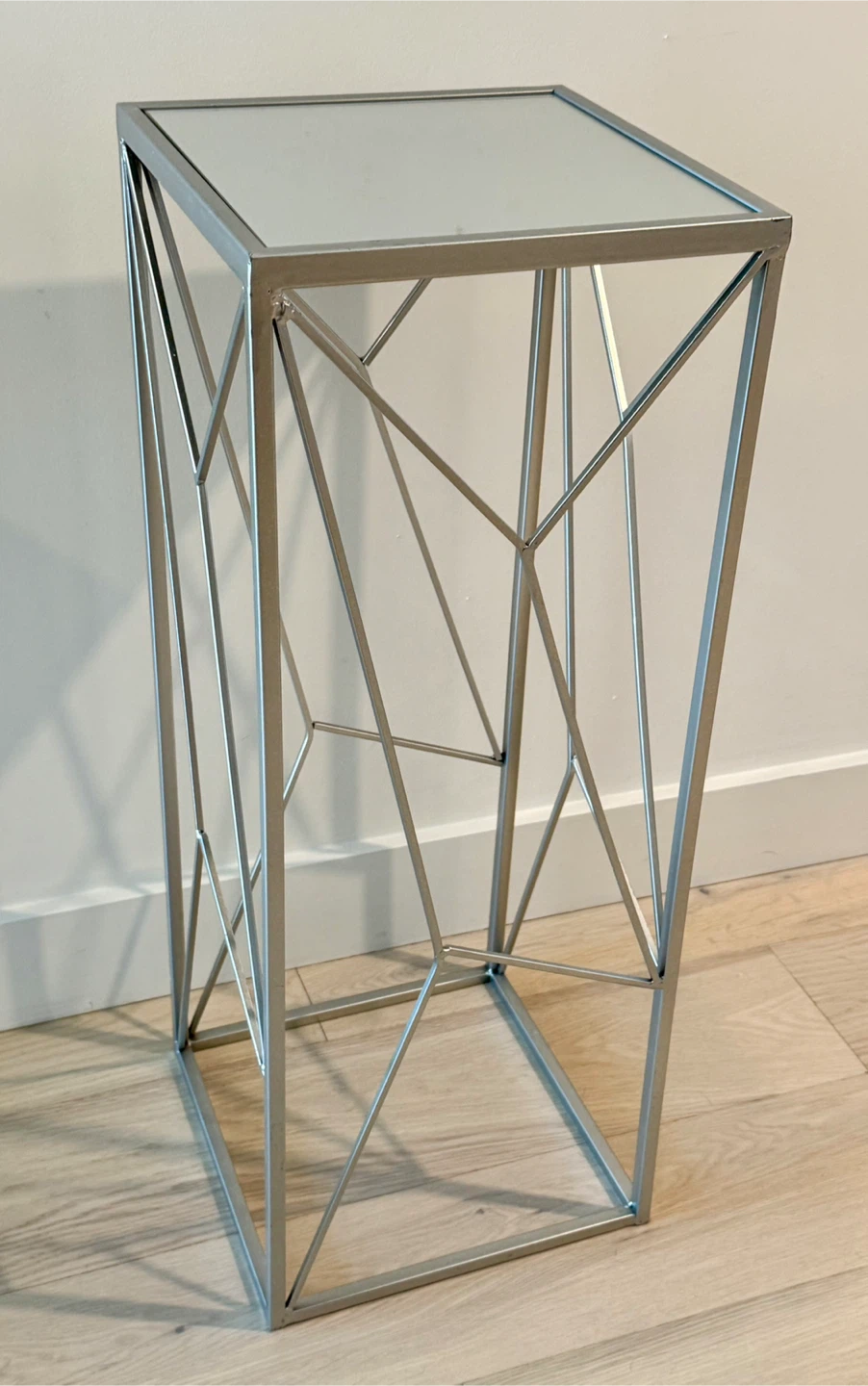 Silver Metal Plant Stand/Accent Table with Mirrored Top - photo 4