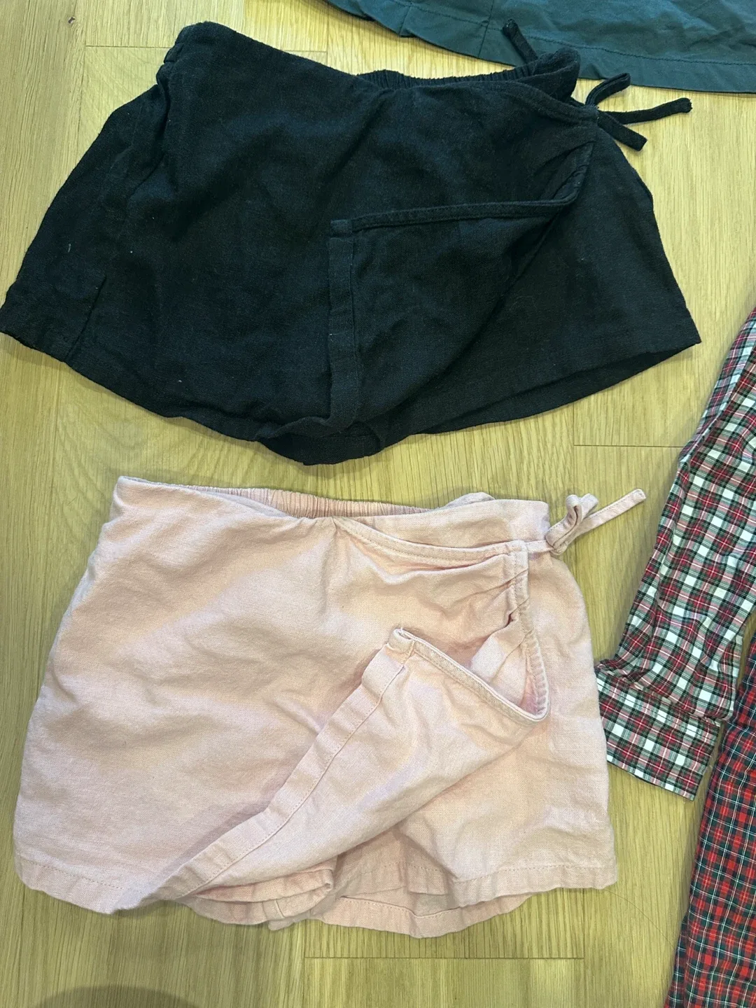 Gap Wrap Skirts - Black and Pink 4-5 thumbnail