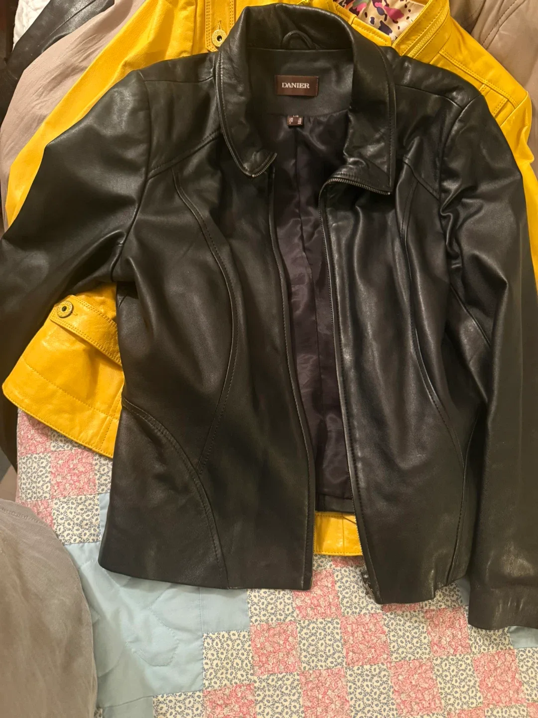 Women's Danier Leather Jacket - Size L/G image indicator(2)