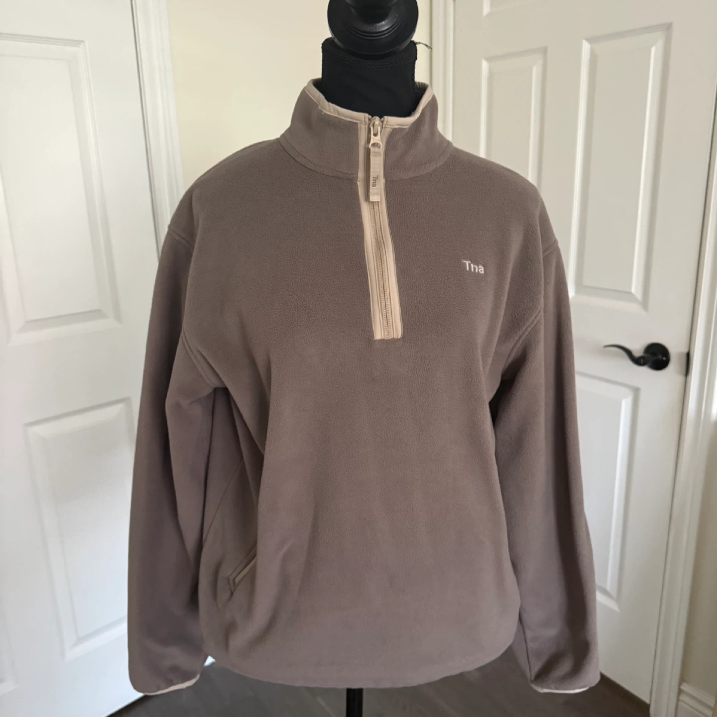 ARITZIA TNA sweater