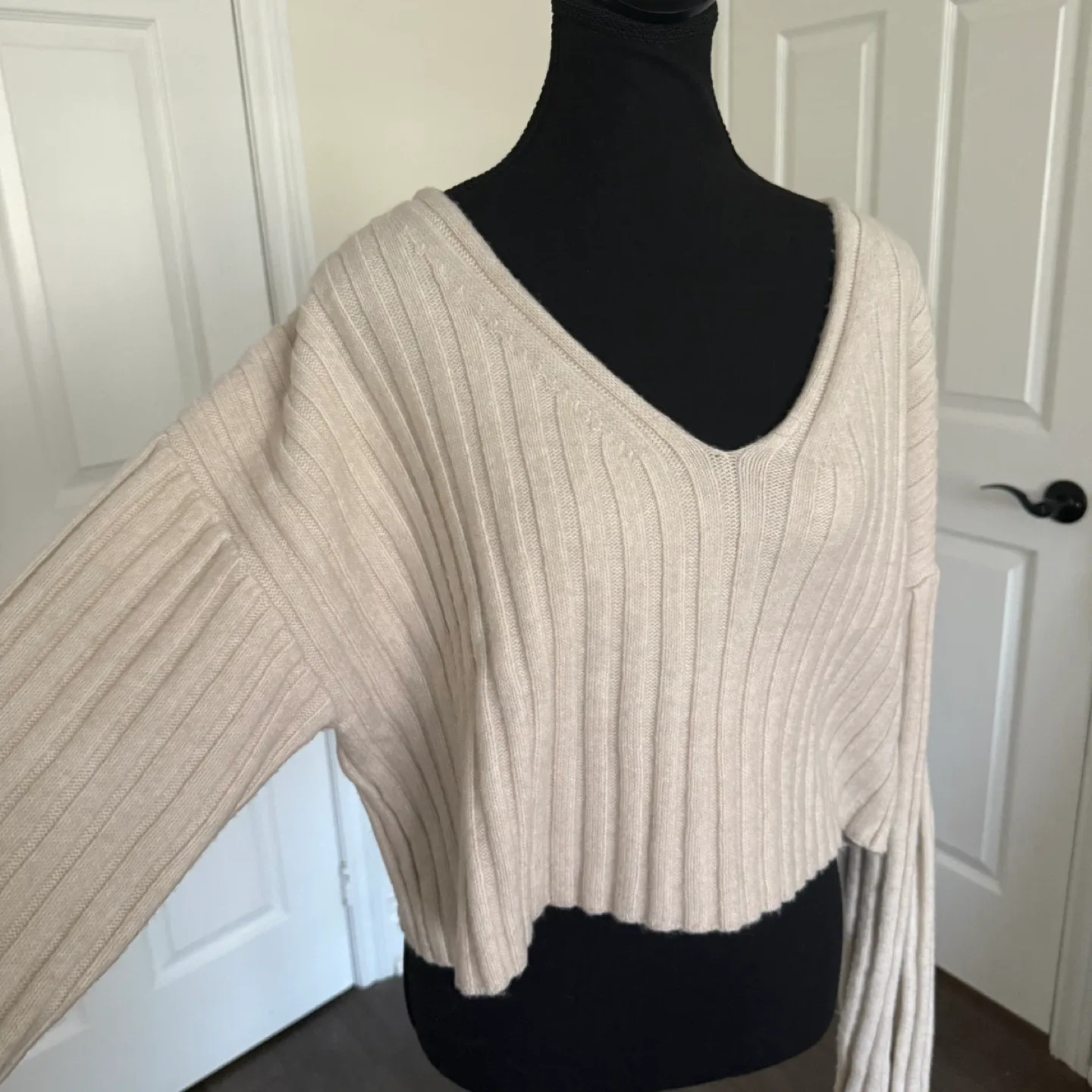 Cream sweater image indicator(2)