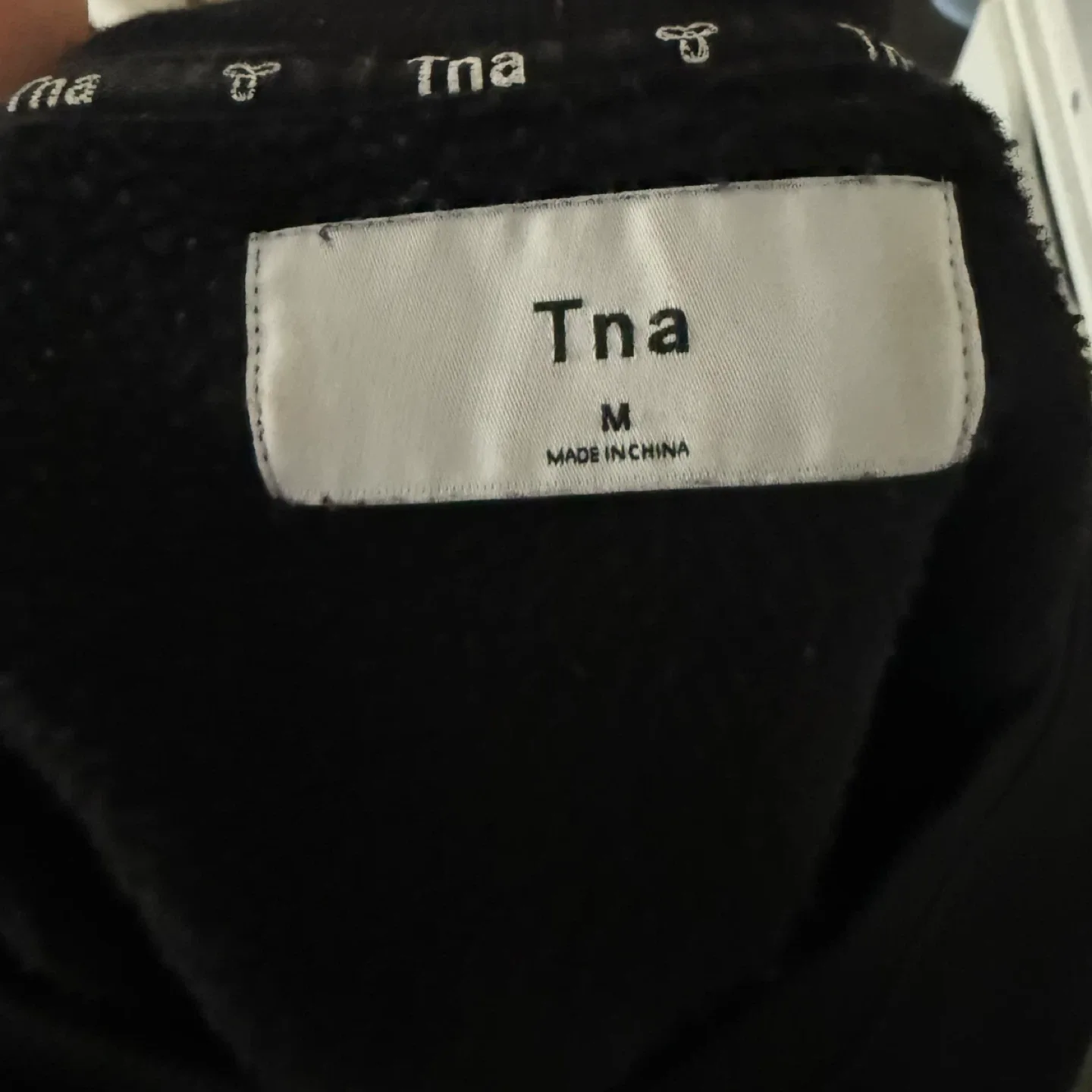 ARITZIA TNA sweater image indicator(3)