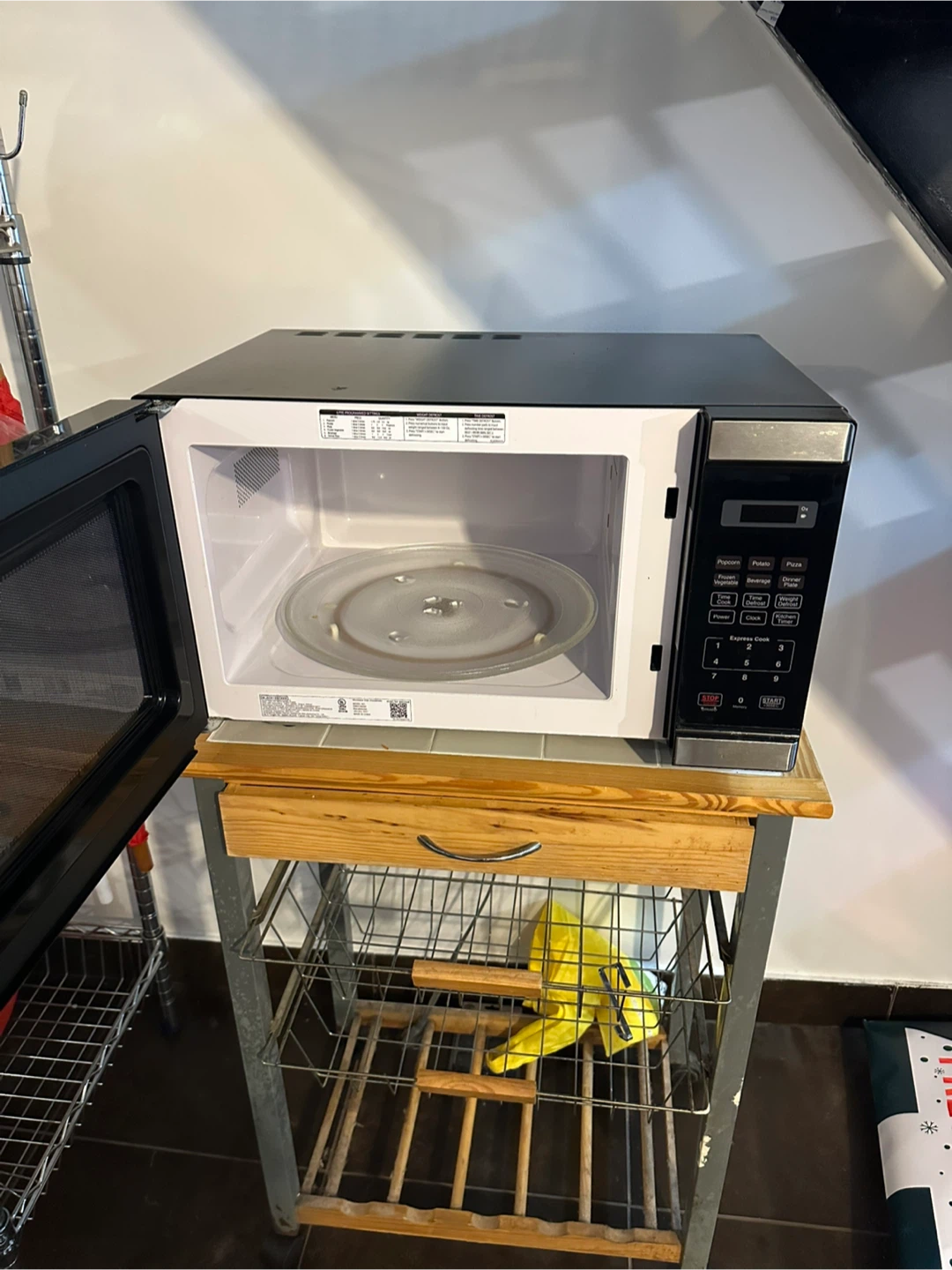 Microwave Oven + Table - photo 3