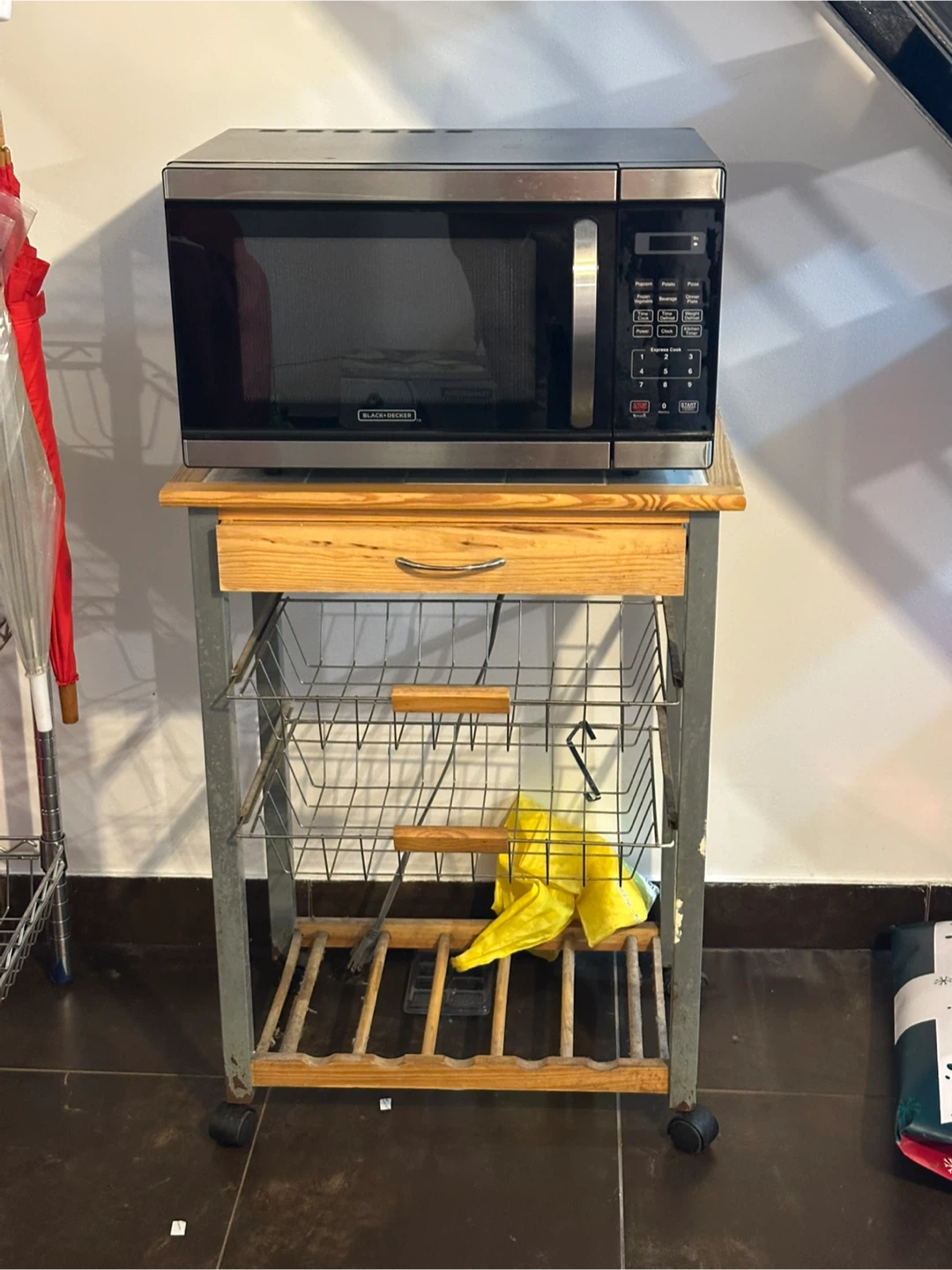 Microwave Oven + Table - photo 2