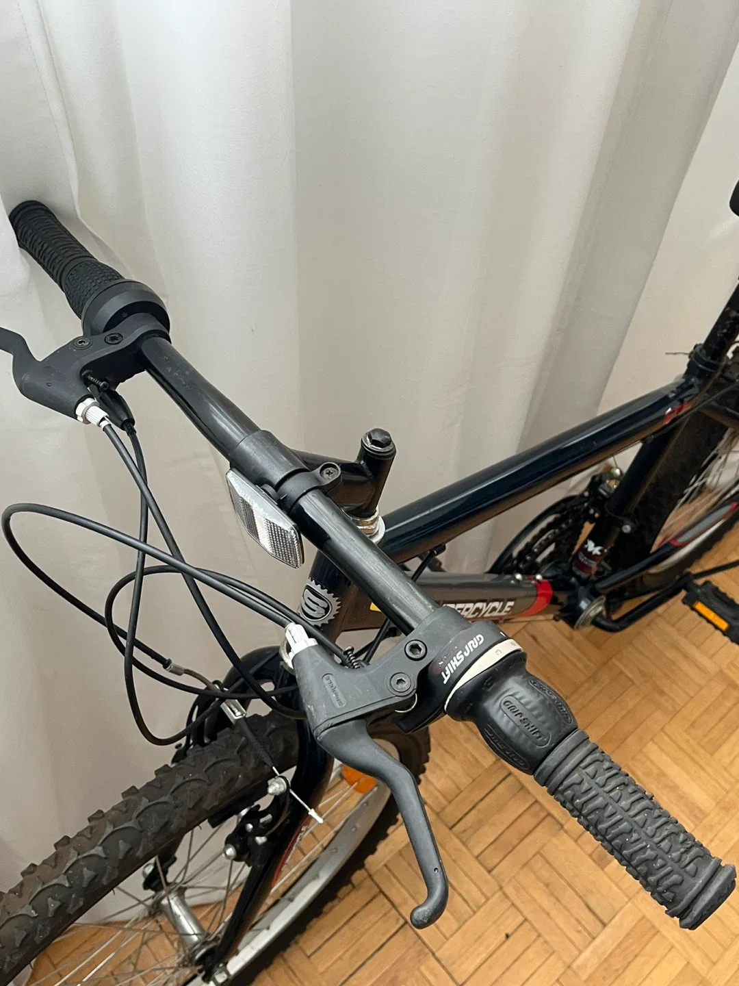 Junior Mountain Bike 24” image indicator(4)