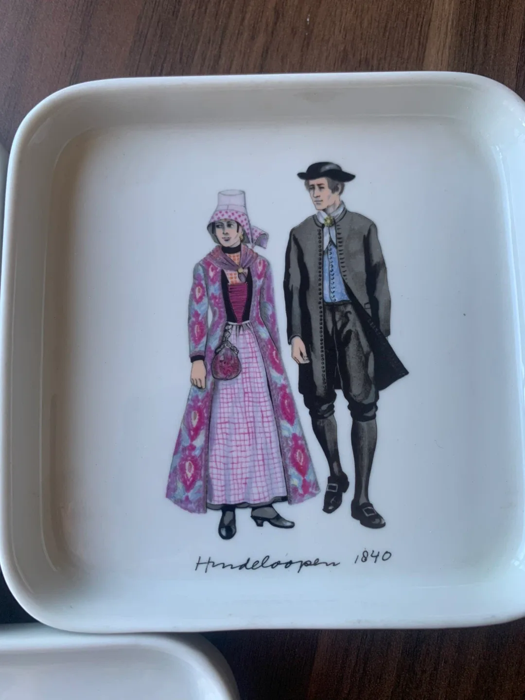 Villeroy & Boch Folklore Plates (Set of 3) image indicator(4)