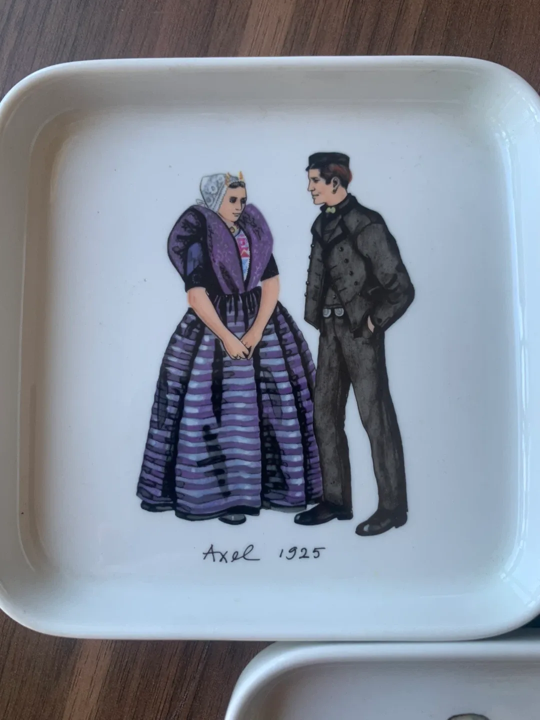 Villeroy & Boch Folklore Plates (Set of 3) image indicator(3)