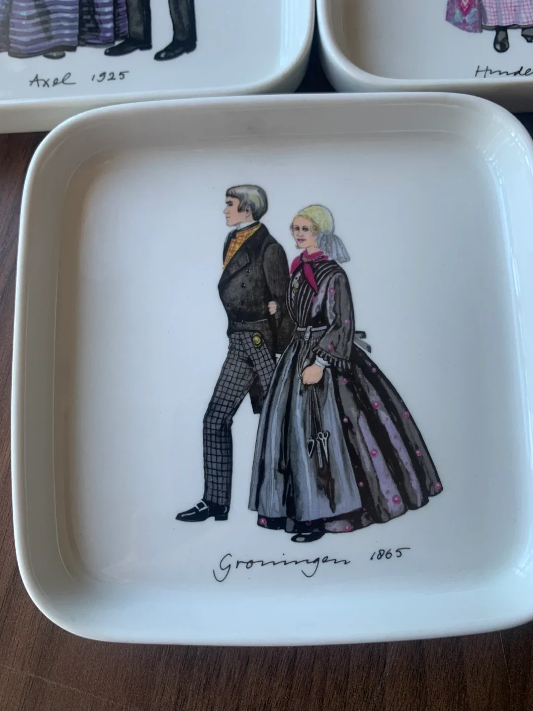 Villeroy & Boch Folklore Plates (Set of 3) image indicator(5)