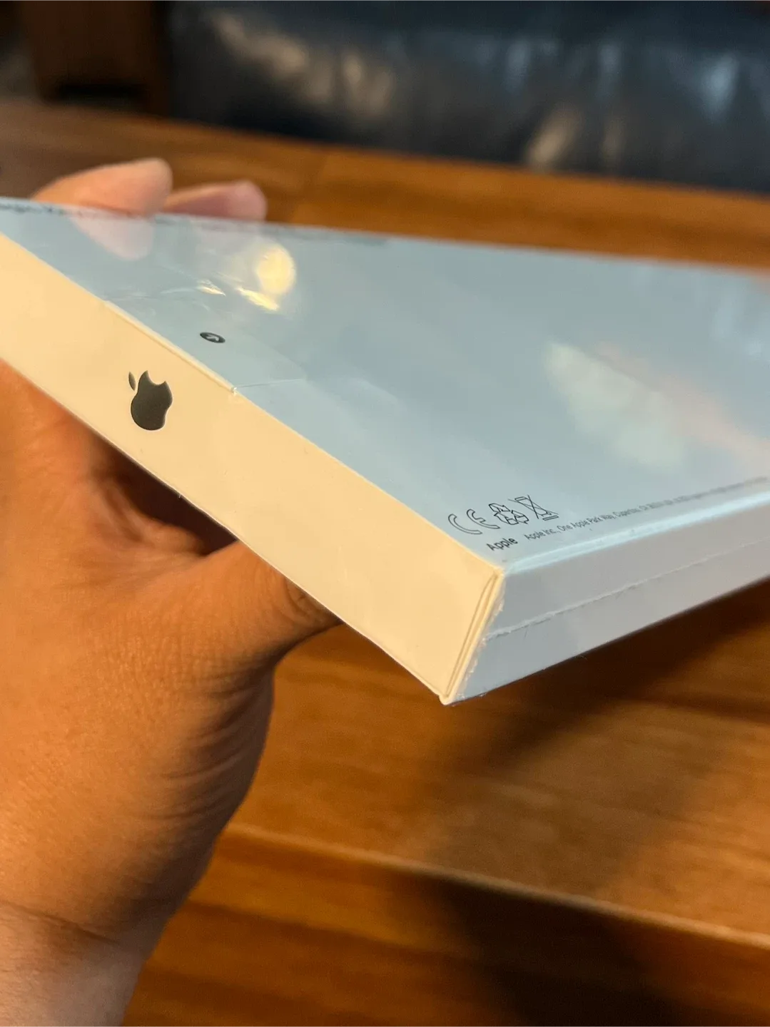 New Apple Magic Keyboard with Touch ID image indicator(2)