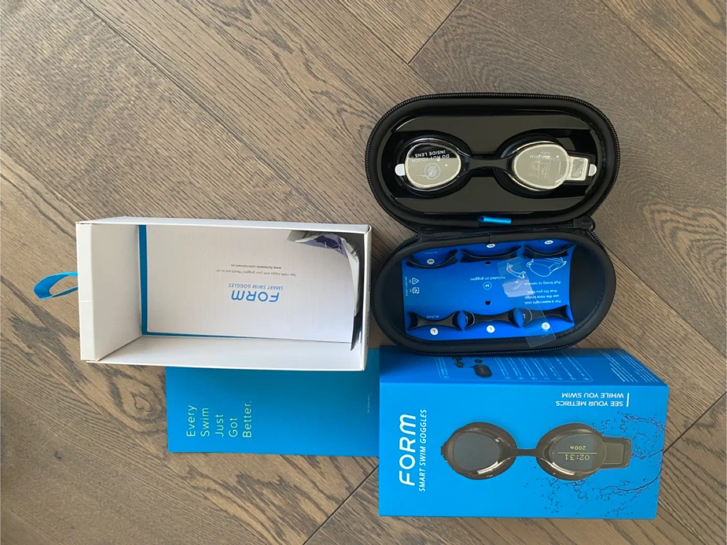 FORM Smart Swim Goggles image indicator(3)