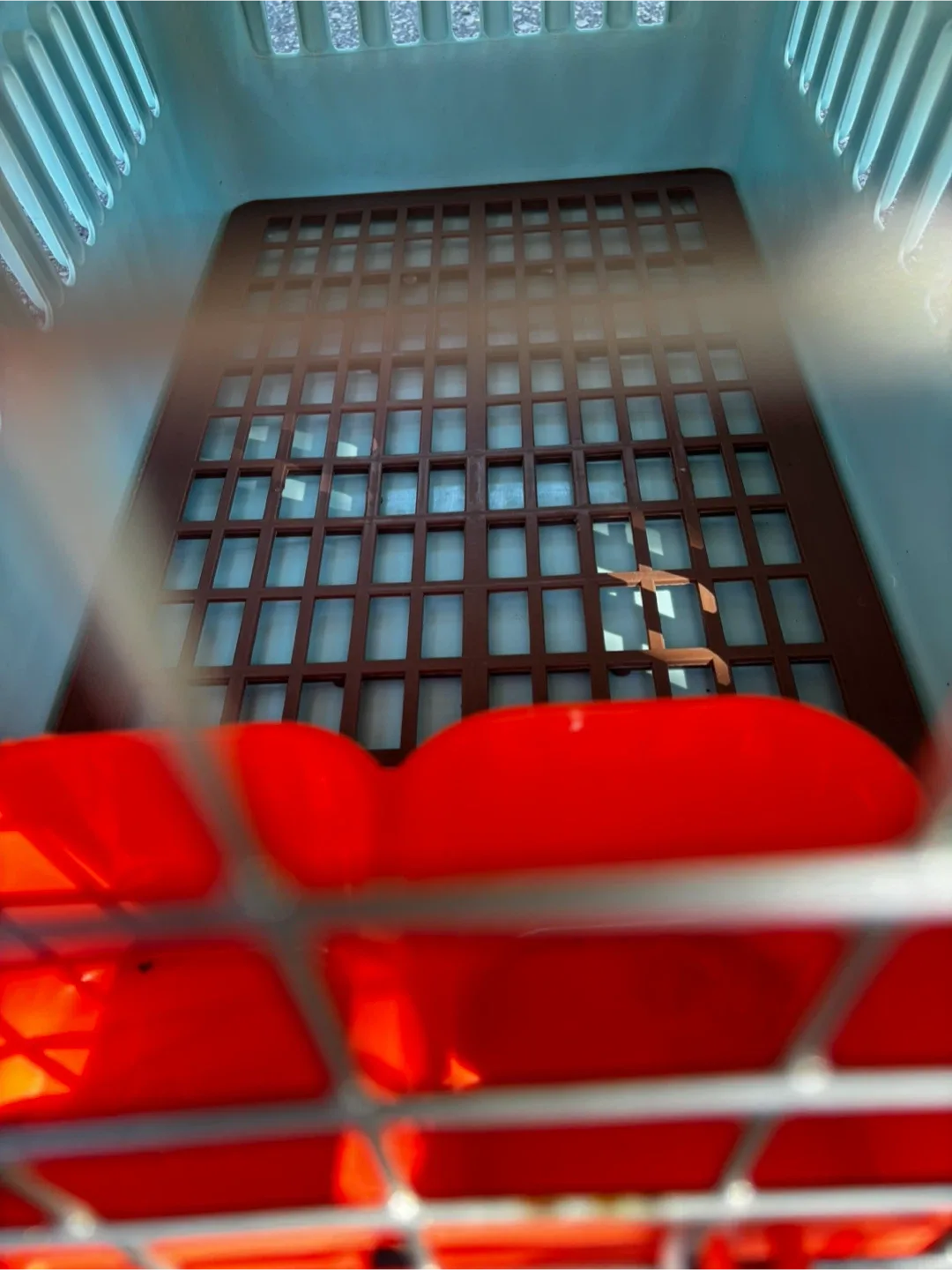 Pet Carrier/ dog crate/ clean inside and out image indicator(2)