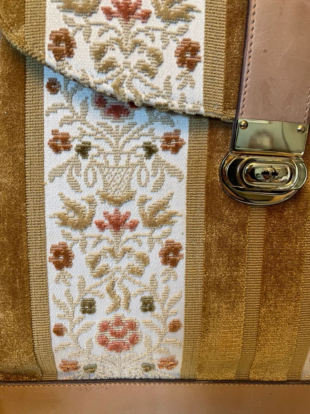 Vintage Floral Tapestry Luxury Handbag image indicator(2)