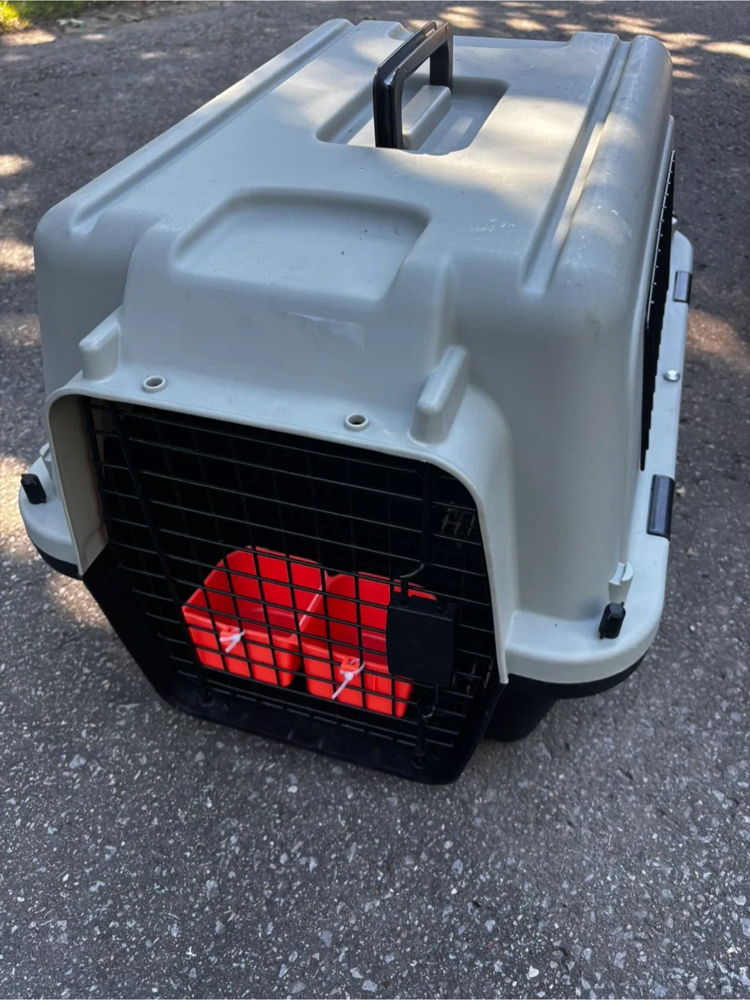 Pet Carrier - 24 inches/ super clean inside and out image indicator(3)