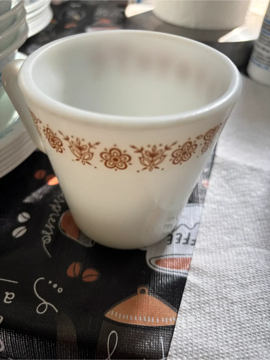 Corelle Dishes Set with Blue Floral Pattern image indicator(9)