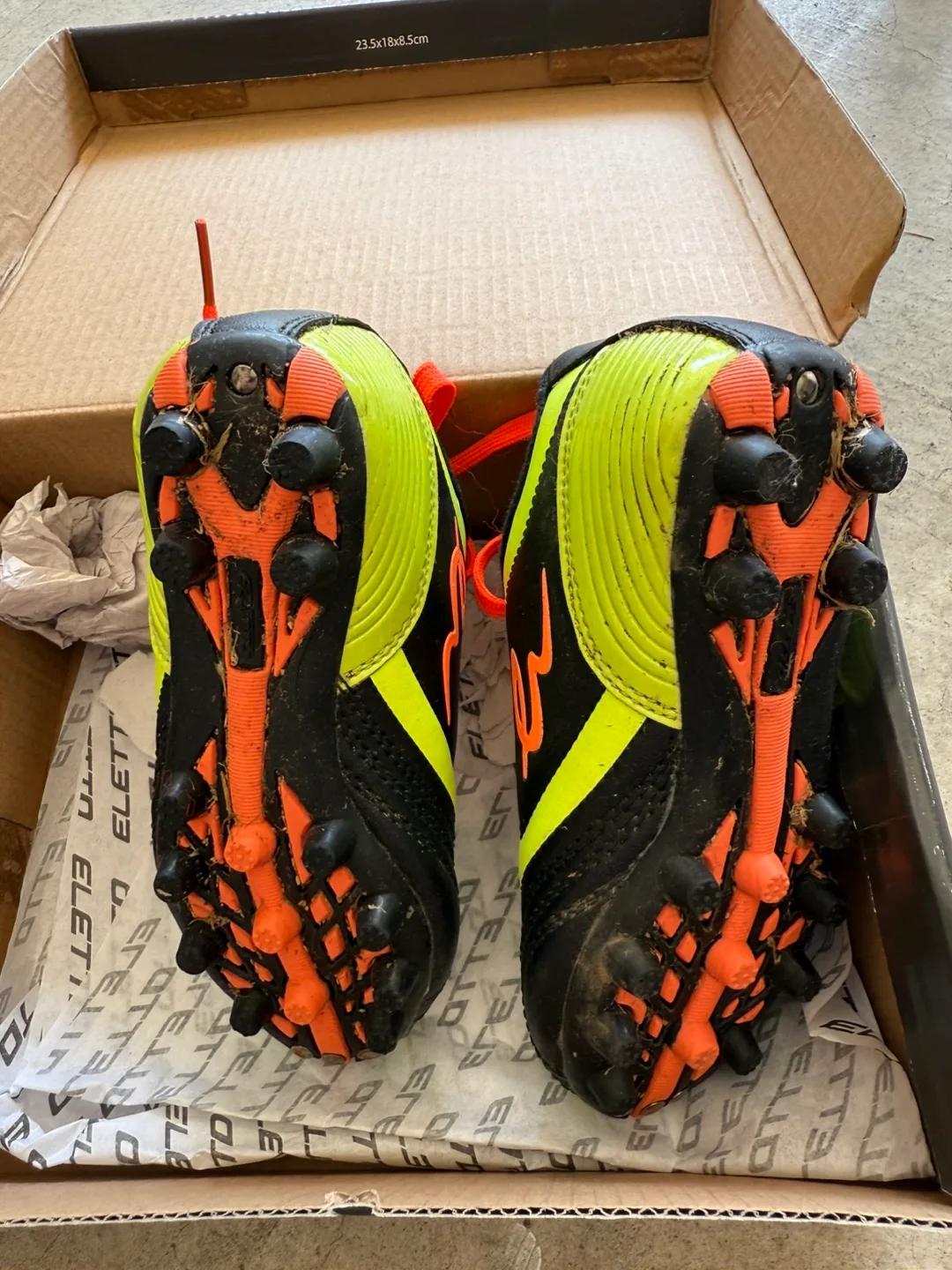 Eletto Soccer Cleats - Size kids 11 image indicator(2)