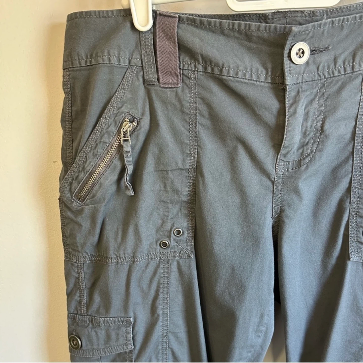 Apt 9 Utility Style Cuffed Cargo Capris Womens Size 8 - photo 2