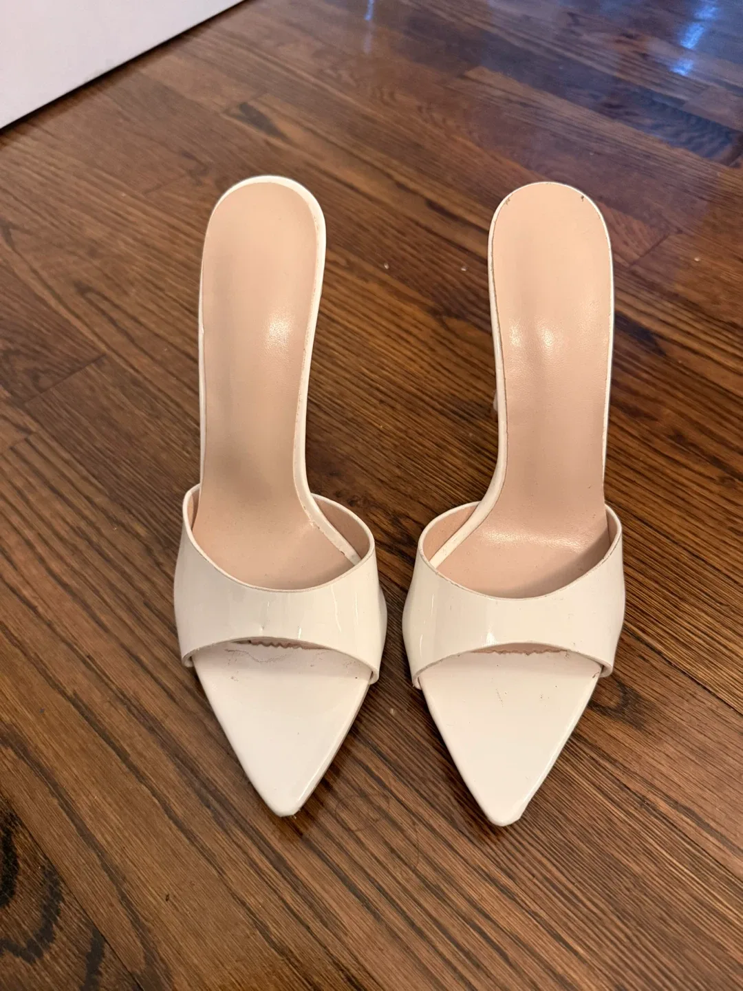 White Heels, Size 9. thumbnail