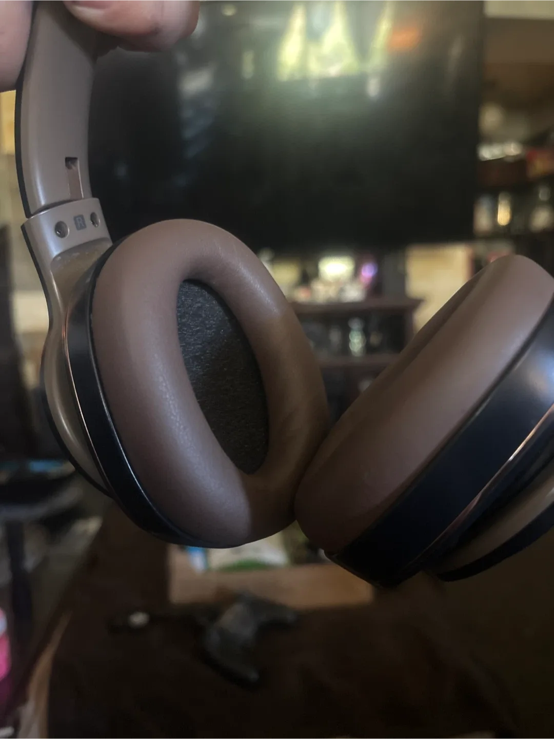 Cleer Audio Enduro ANC Brown Headphones image indicator(3)