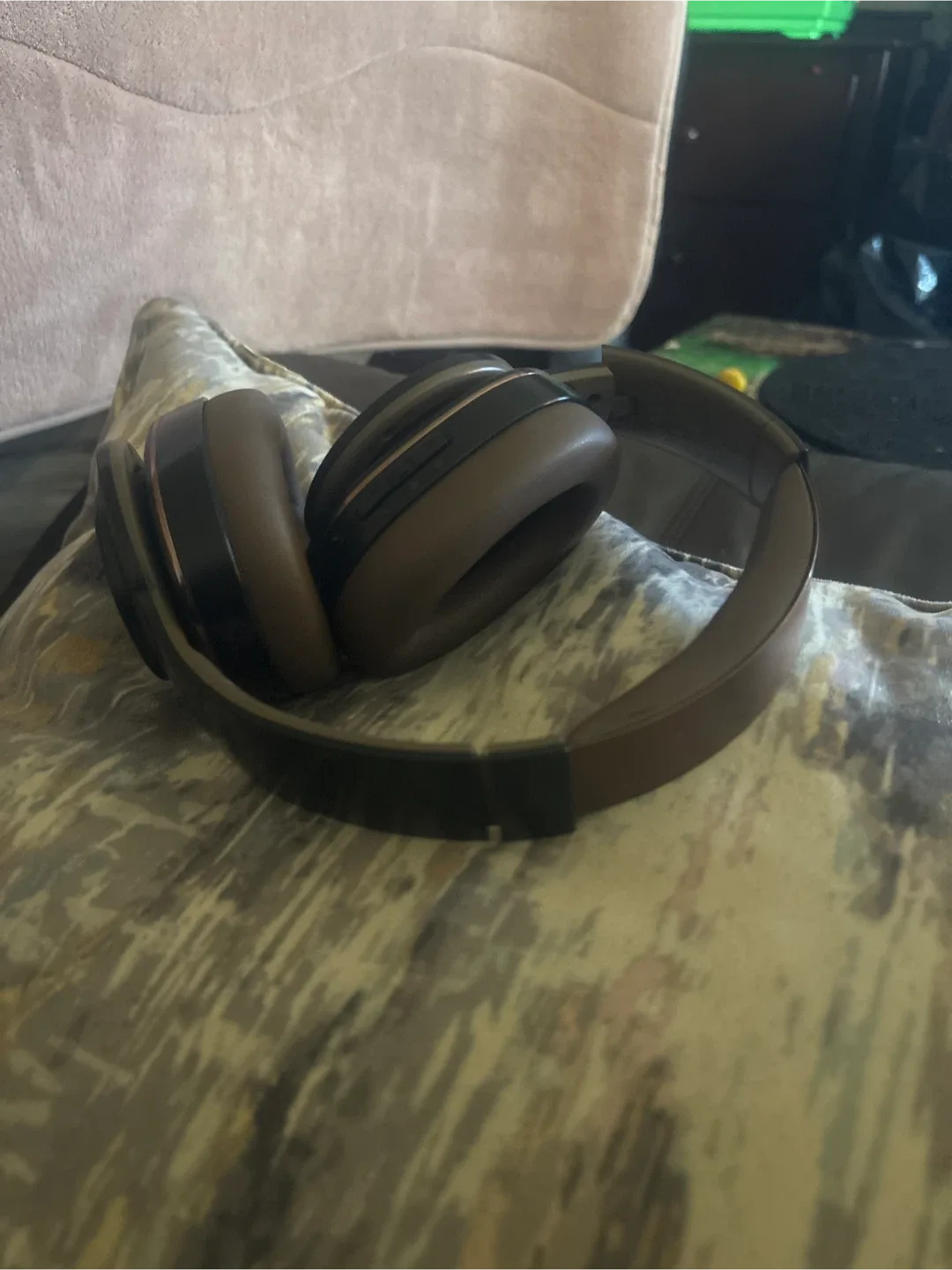 Cleer Audio Enduro ANC Brown Headphones image indicator(2)