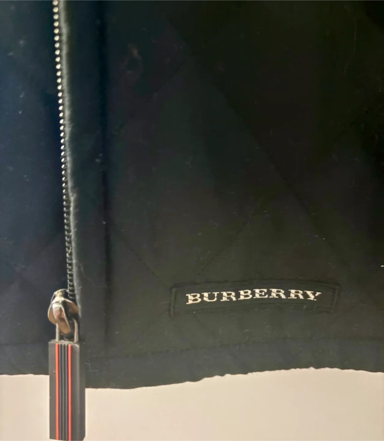 Authentic Burberry Golf Vest - Size L image indicator(5)