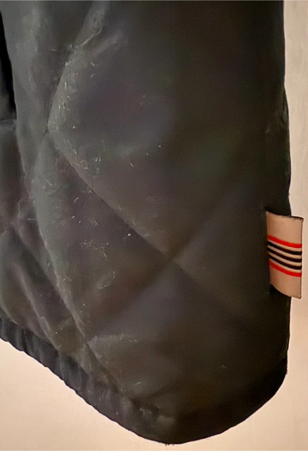 Authentic Burberry Golf Vest - Size L image indicator(7)