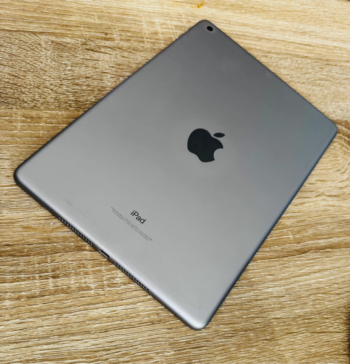 Apple iPad 6th Generation 32GB - photo 4