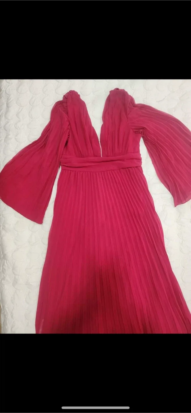 Red Maxi Dress with Flowing Sleeves image indicator(5)