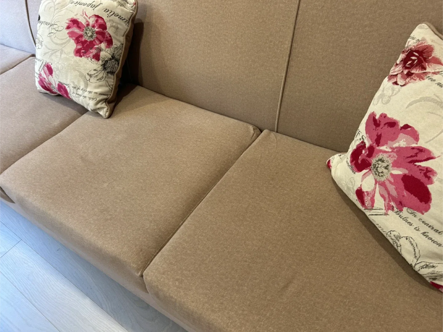 7 Seat Beige Sectional Sofa with Pillows image indicator(4)