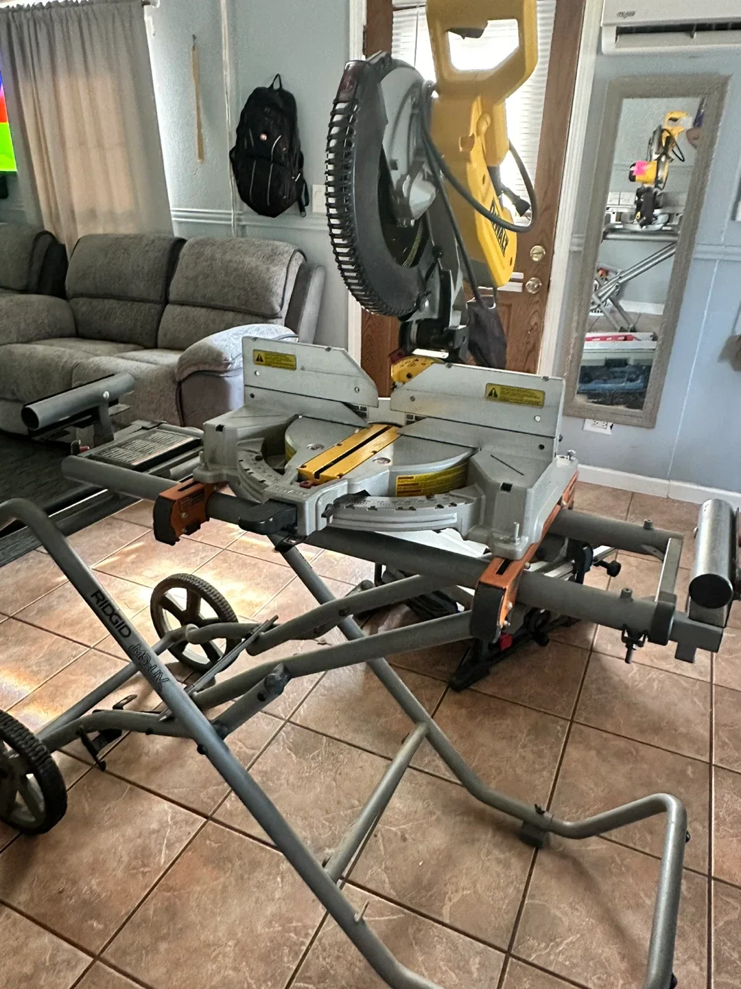 Máquina de cortar madera y aluminio image indicator(2)