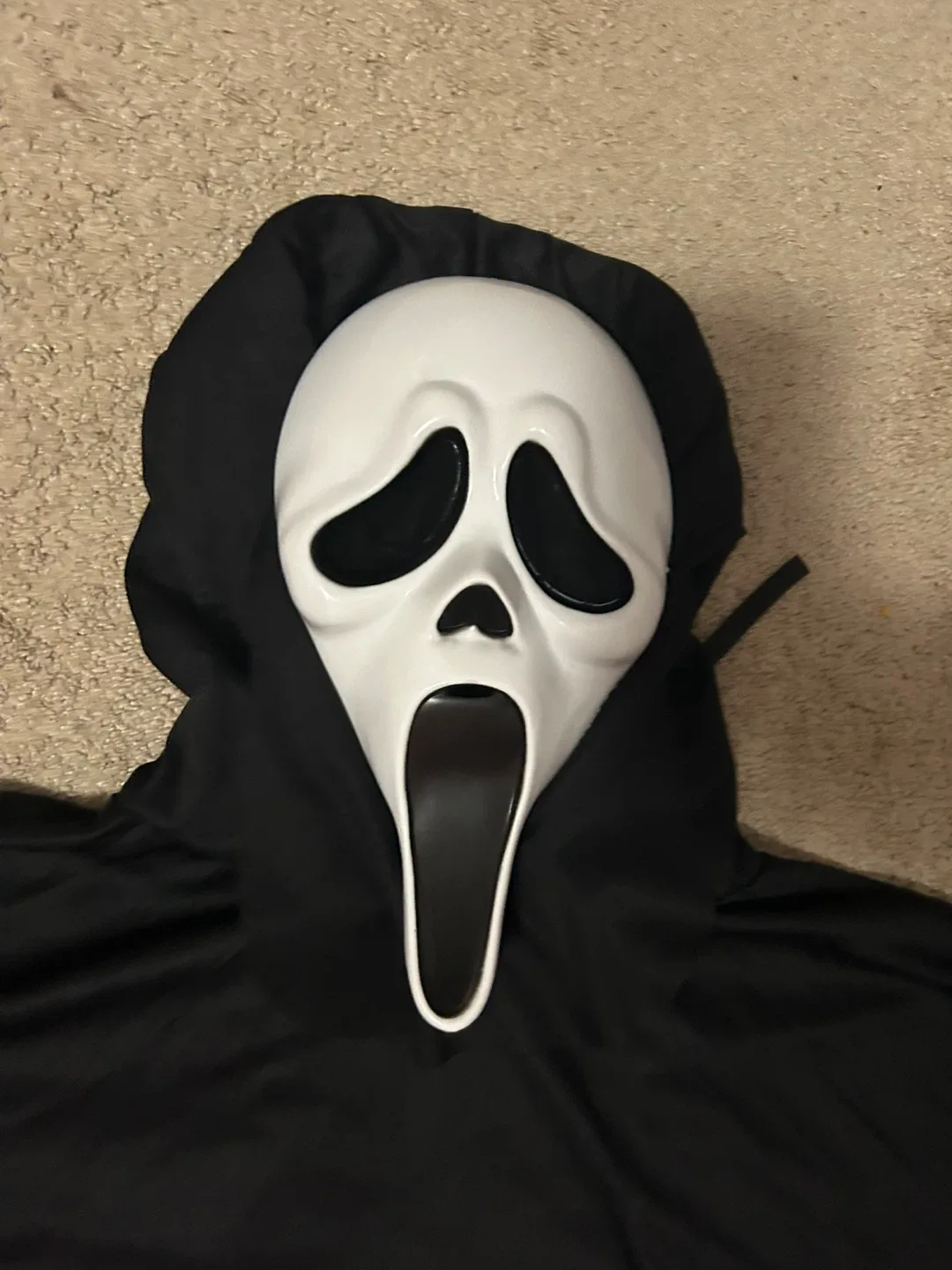 Ghost Face Costume - Scream Movie image indicator(3)