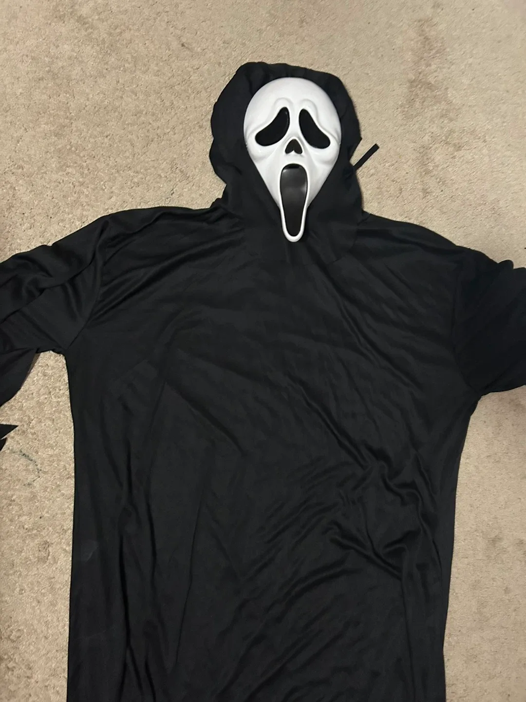 Ghost Face Costume - Scream Movie image indicator(2)