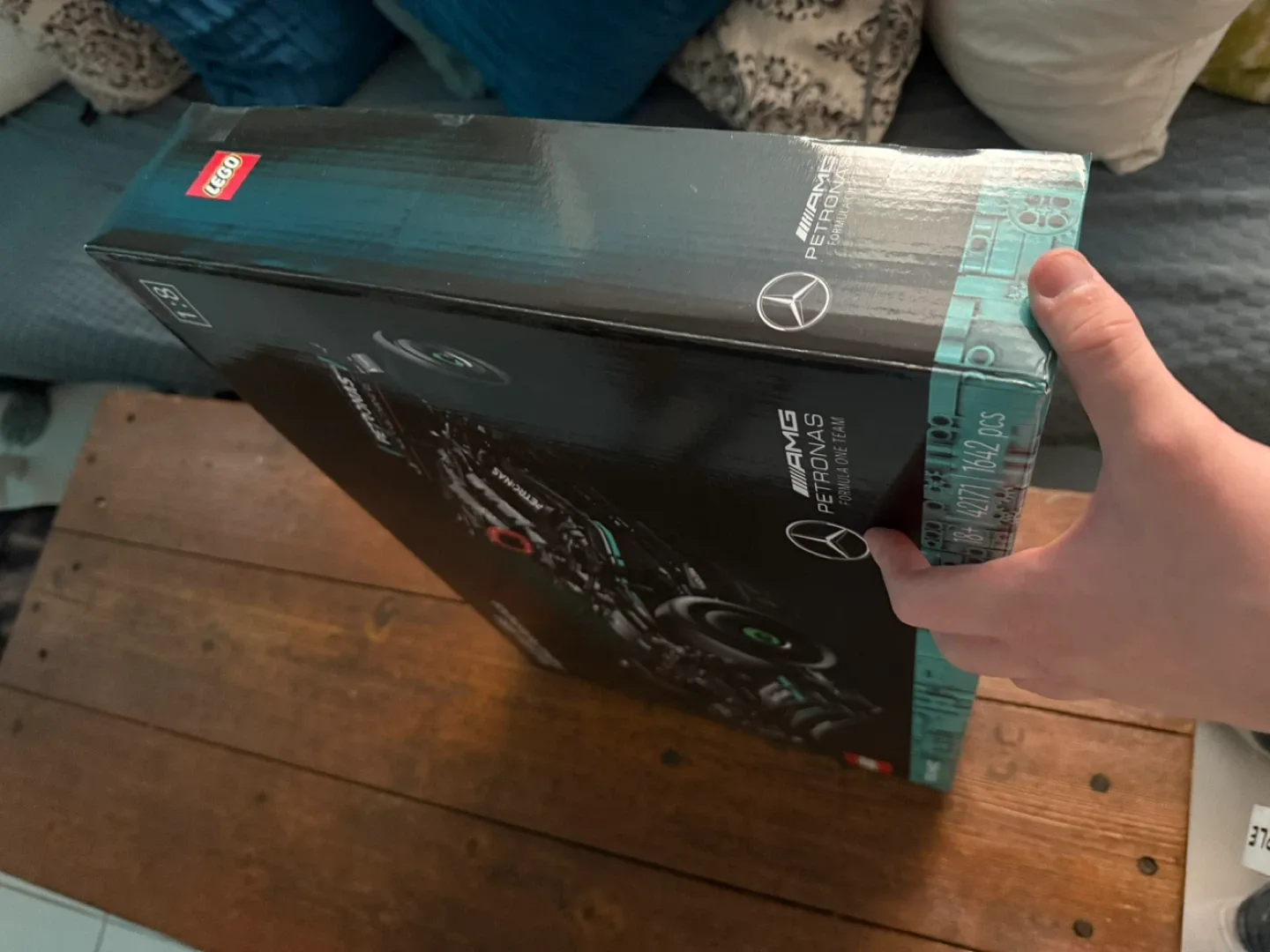 Lego Technic Mercedes-AMG F1 W12 E Performance image indicator(2)