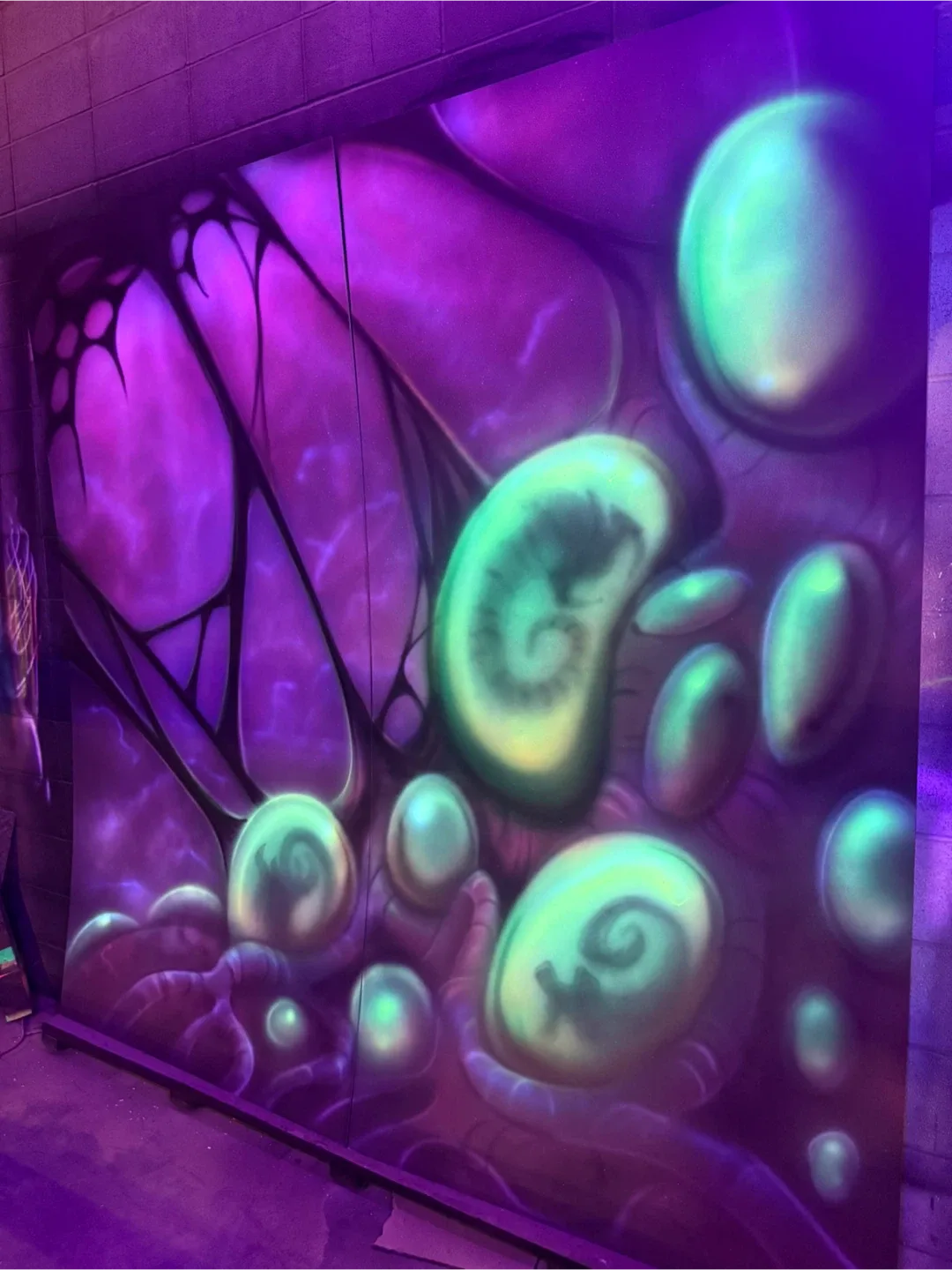 Custom Airbrush Mural (8’x8’) Alien UV Light image indicator(6)