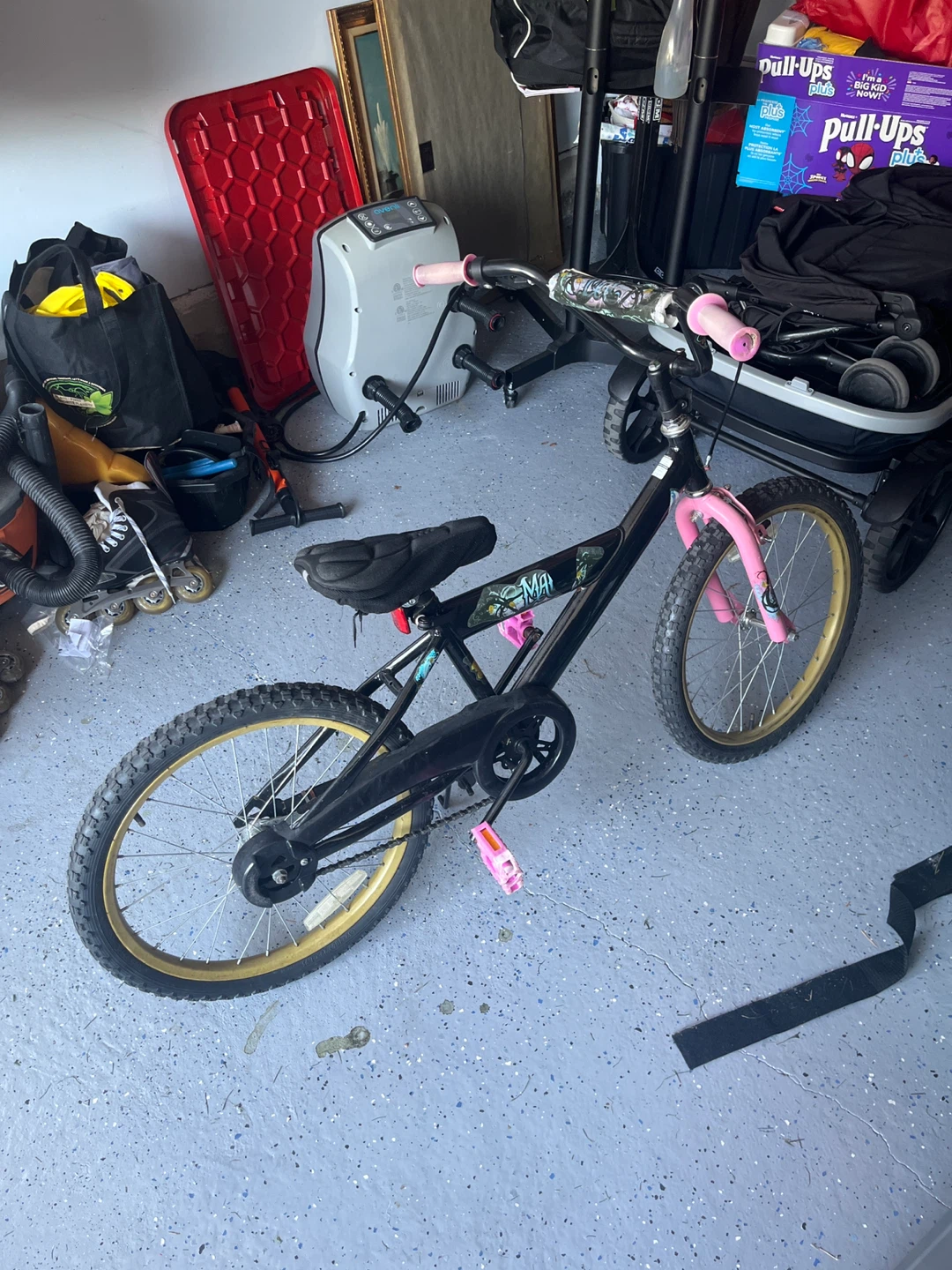 Girls' Bike - Black and Pink