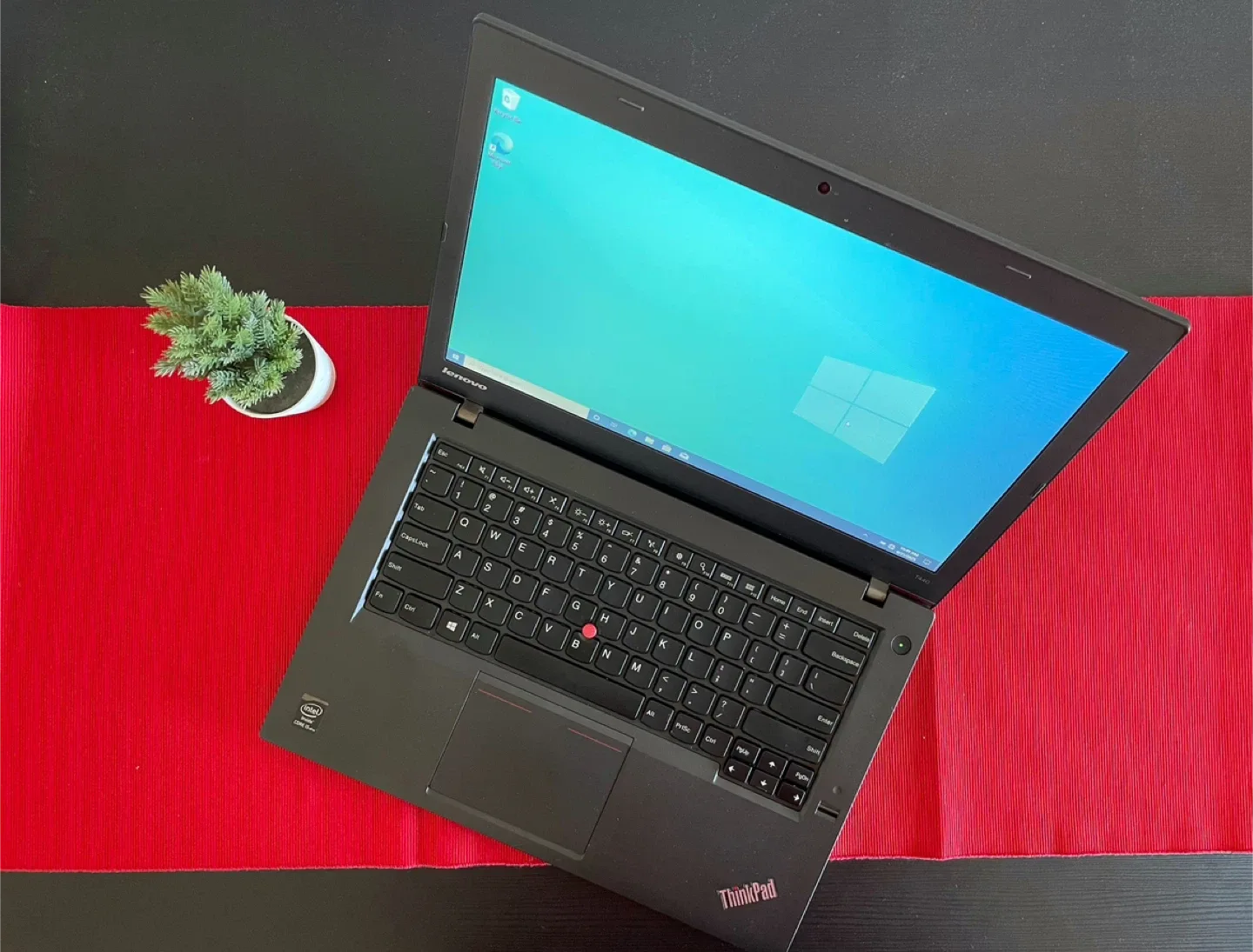 Lenovo T440 - 500GB SSD - Windows 10 Pro thumbnail