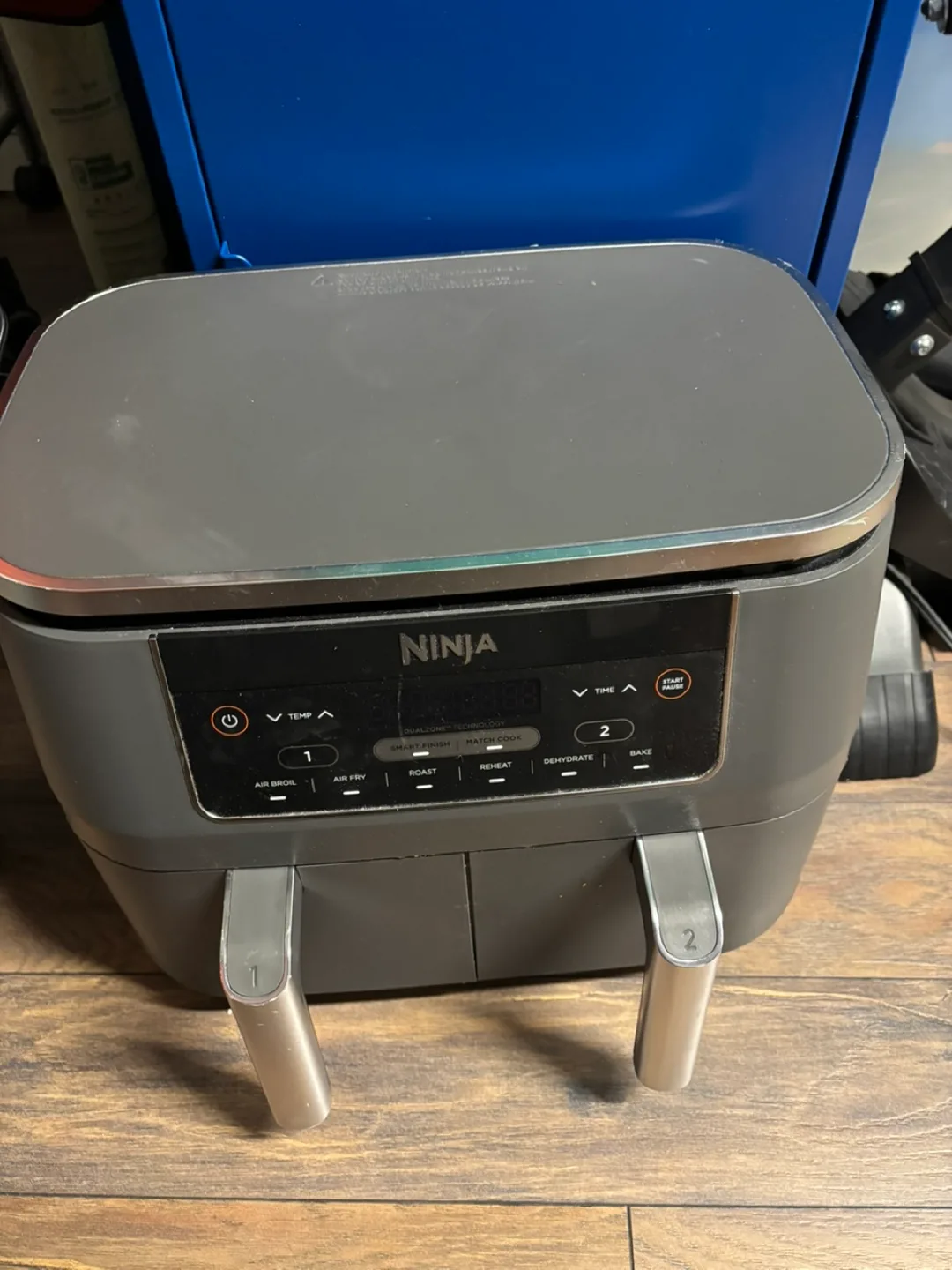 Ninja DZ201 Foodi 8 Quart 6-in-1 DualZone Air Fryer image indicator(2)