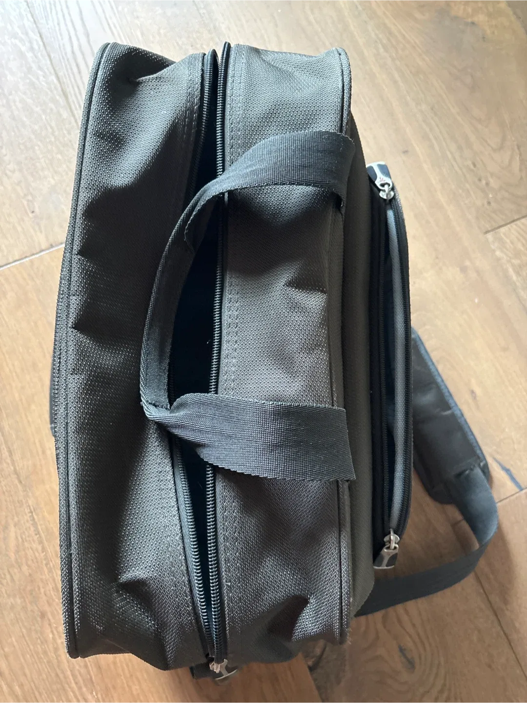 Ricardo Beverly Hills Black Duffel Bag image indicator(3)