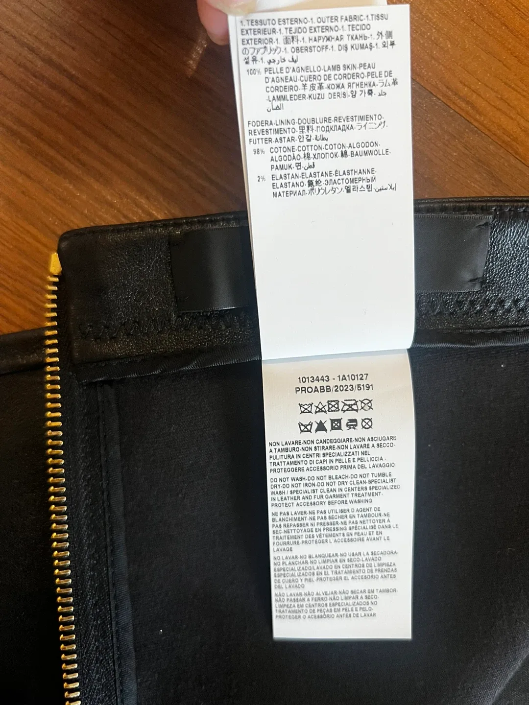 Authentic BNWT Versace Black Leather Skirt - Size 44 image indicator(10)