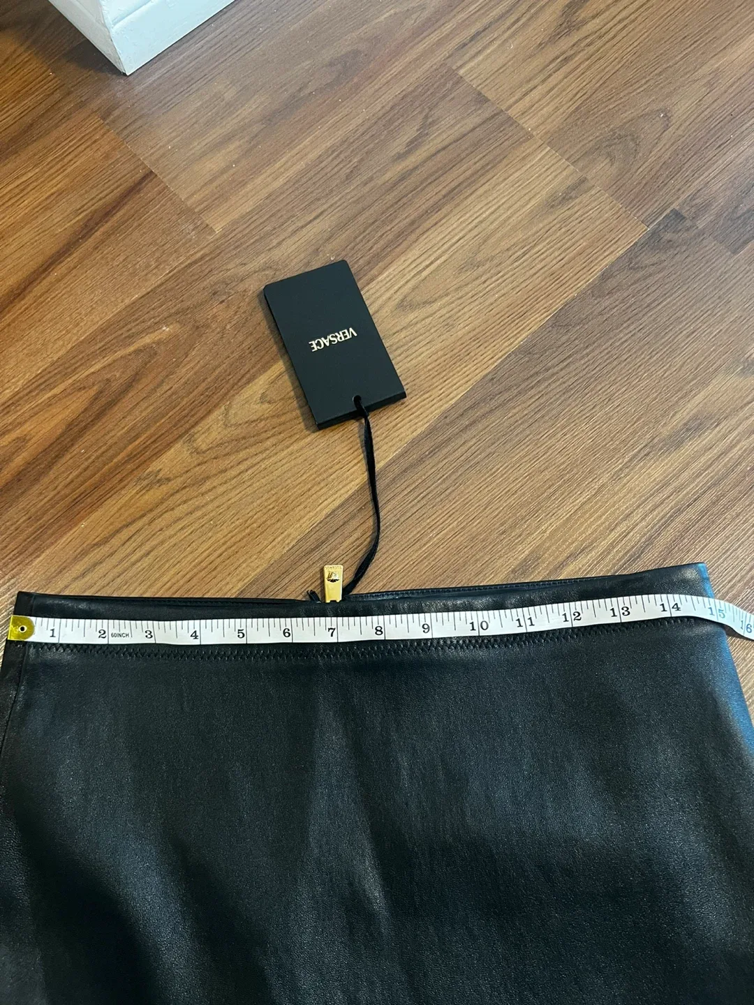 Authentic BNWT Versace Black Leather Skirt - Size 44 image indicator(7)