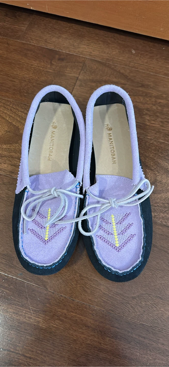 Manitobah Mukluks Moccasins Size 8