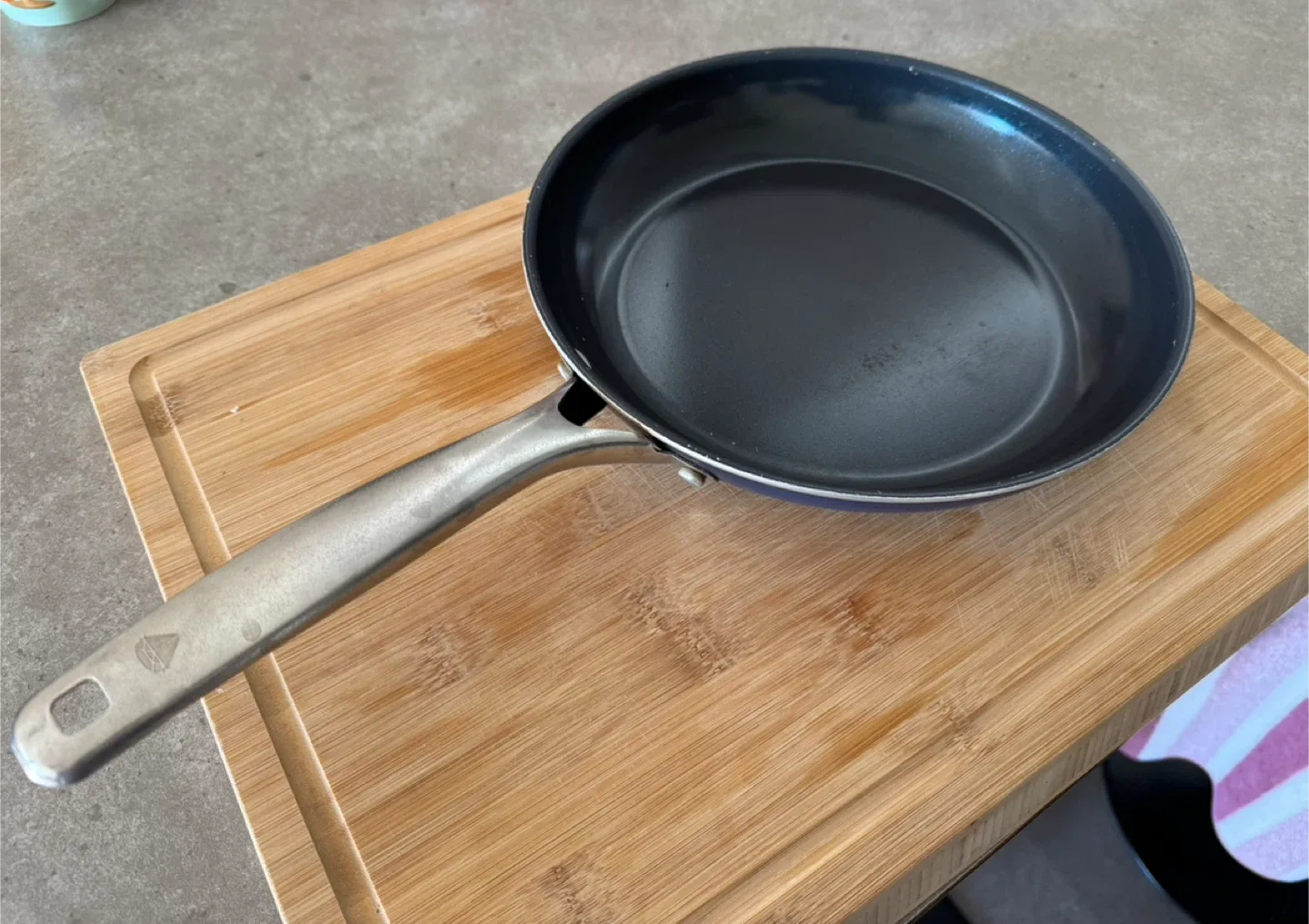 Blue Diamond Enhanced Ceramic Non-Stick Fry Pan image indicator(4)