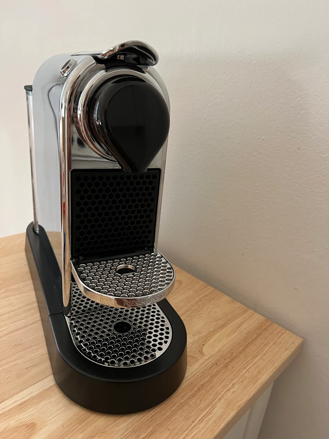 Citiz Nespresso Machine and Milk Frother - photo 2